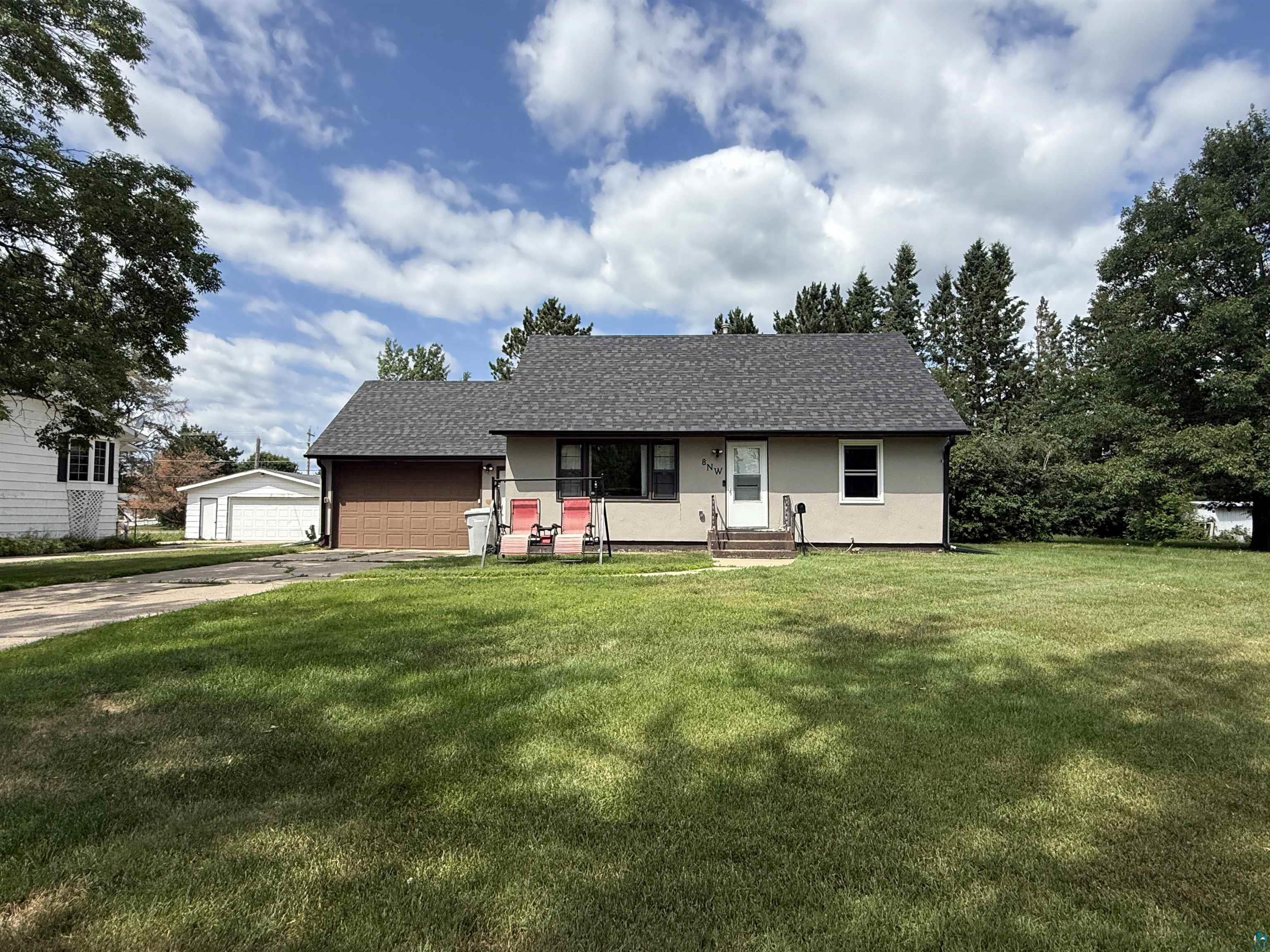 8 13th St NW Chisholm MN 55719 6126907 image1