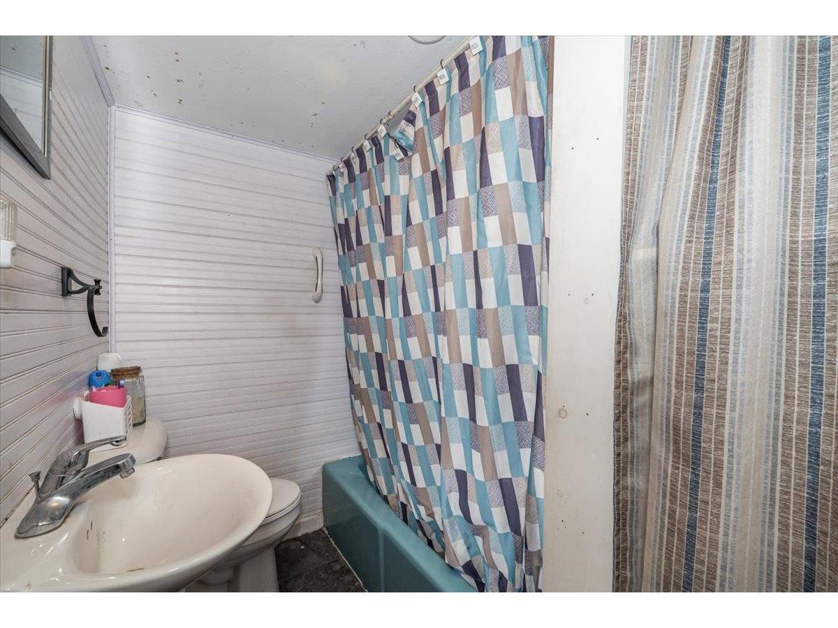 8 4th St Proctor MN 55810 6123599 image11