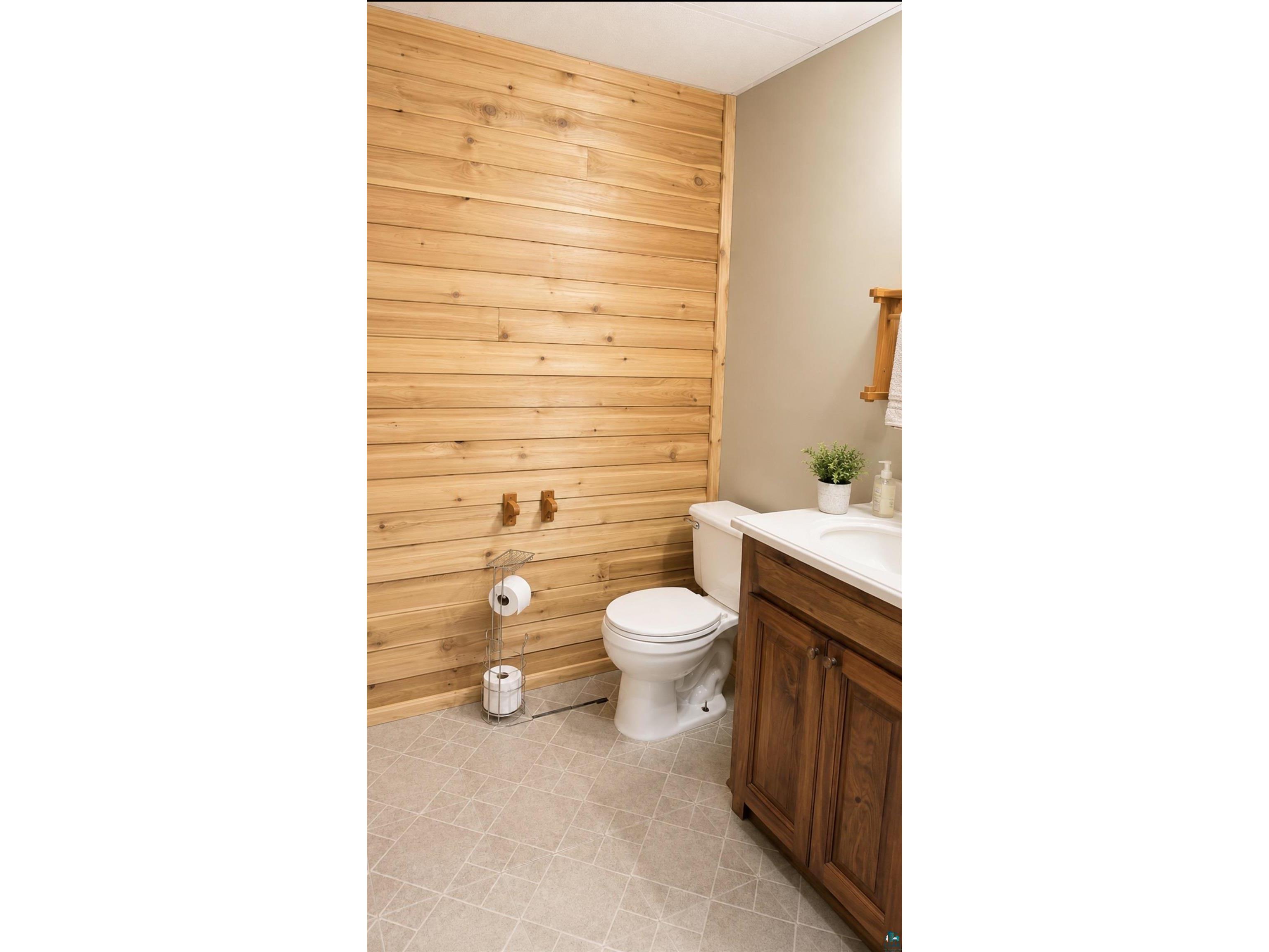 800 E 40th St Hibbing MN 55746 6125368 image11