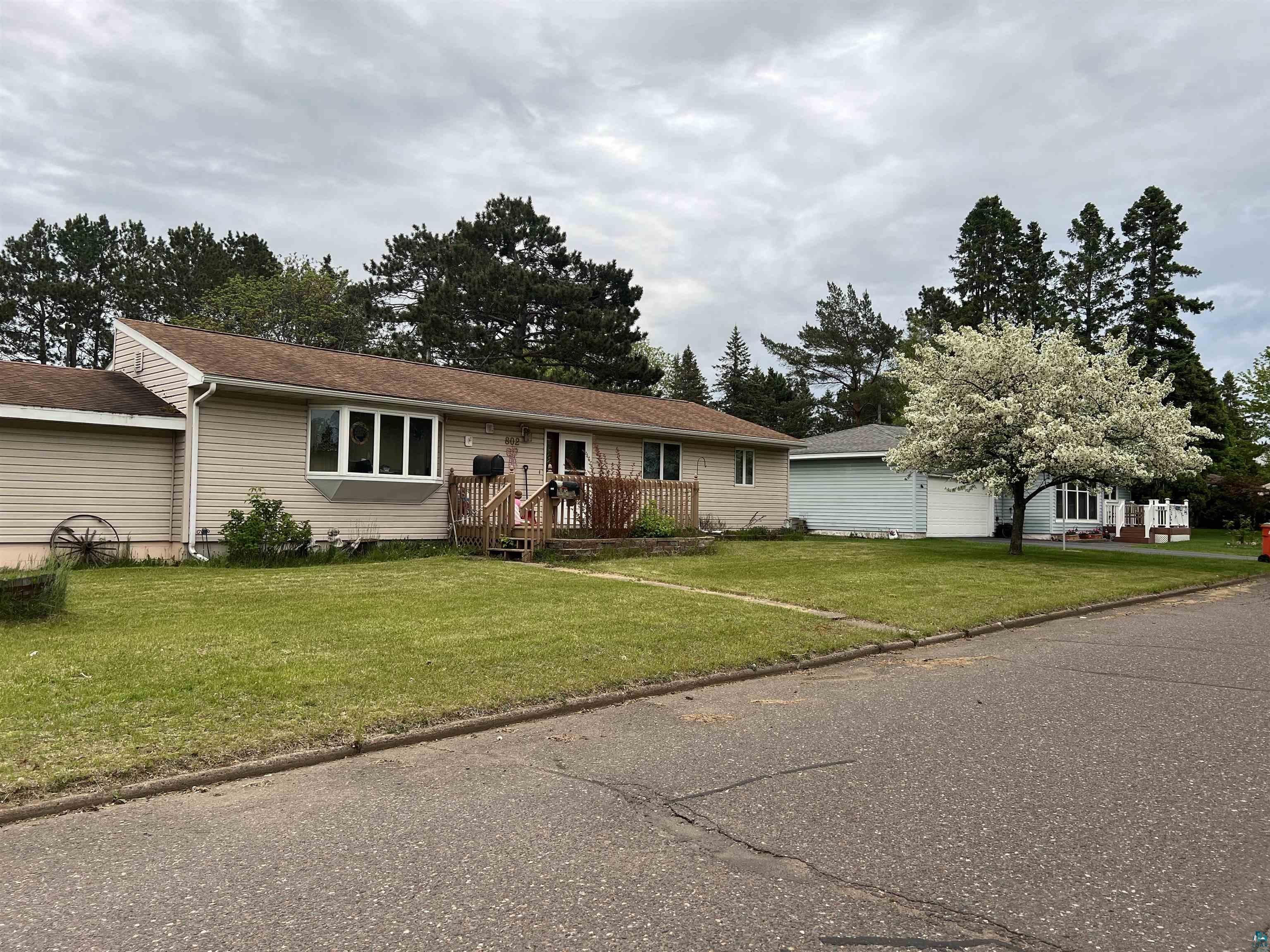 802 Hawthorne St Cloquet MN 55720 6117618 image1