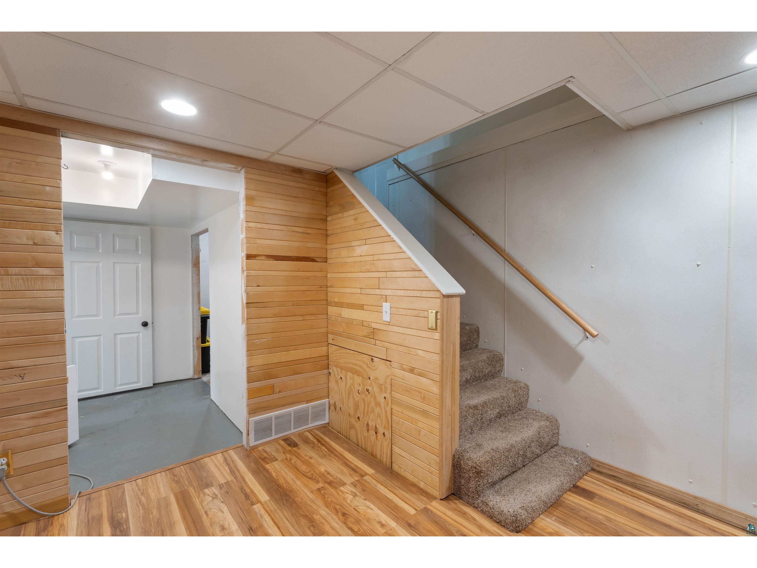 808 E 7th St Superior WI 54880 6126366 image22