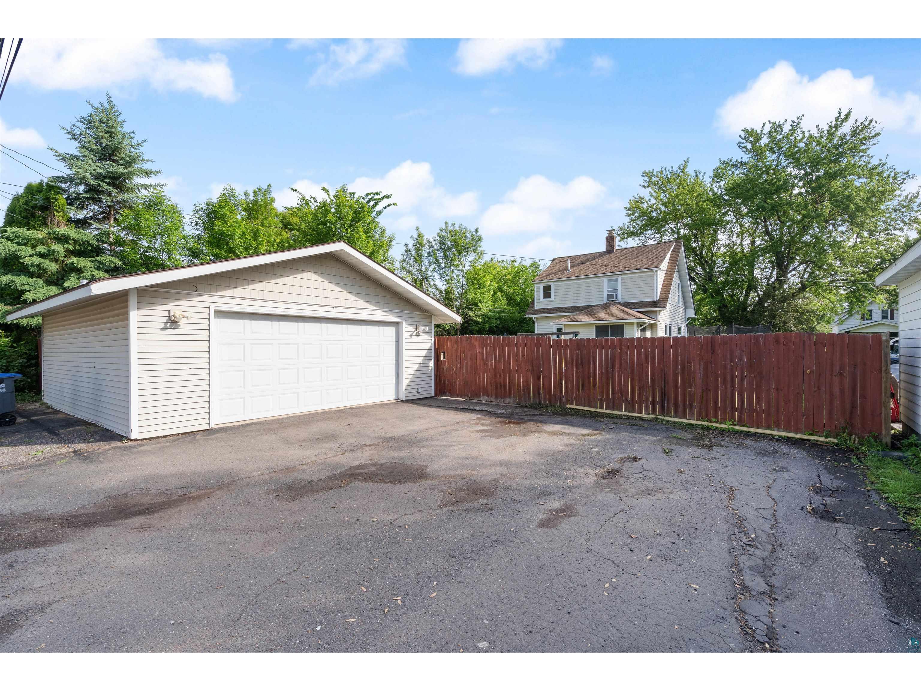 808 E 7th St Superior WI 54880 6126366 image5