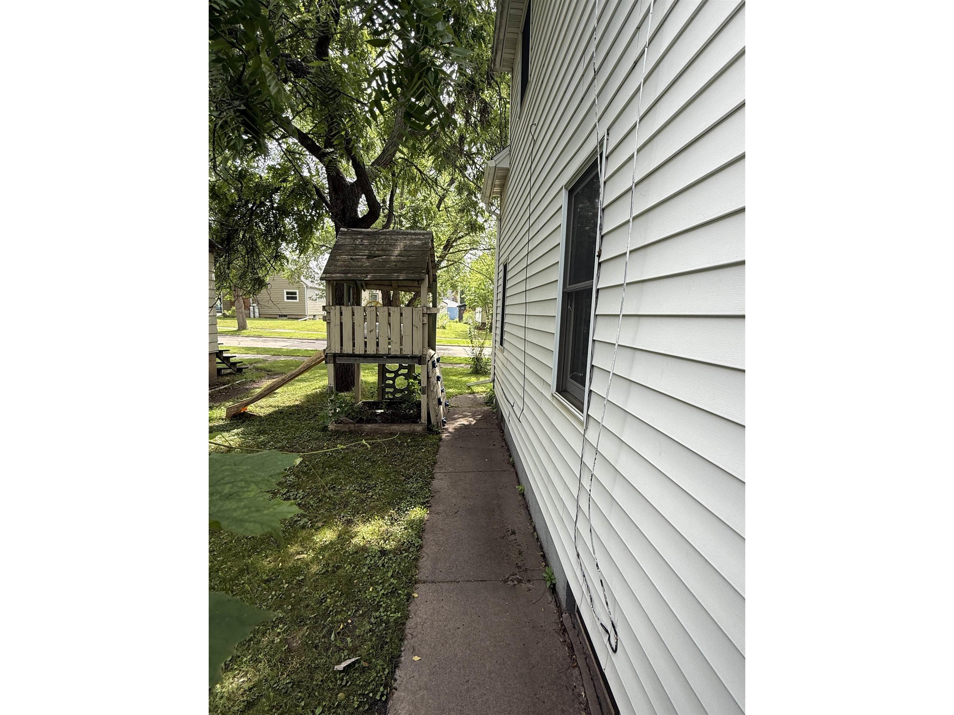 809 N 16th St Virginia MN 55792 6121222 image4