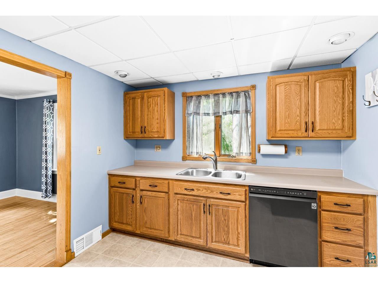 809 N Robin Ave Duluth MN 55811 6126590 image16