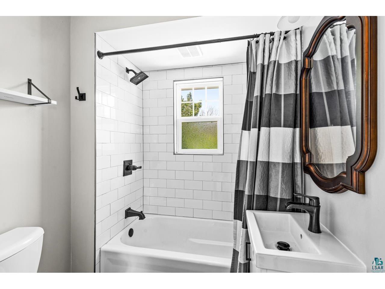 809 N Robin Ave Duluth MN 55811 6126590 image18