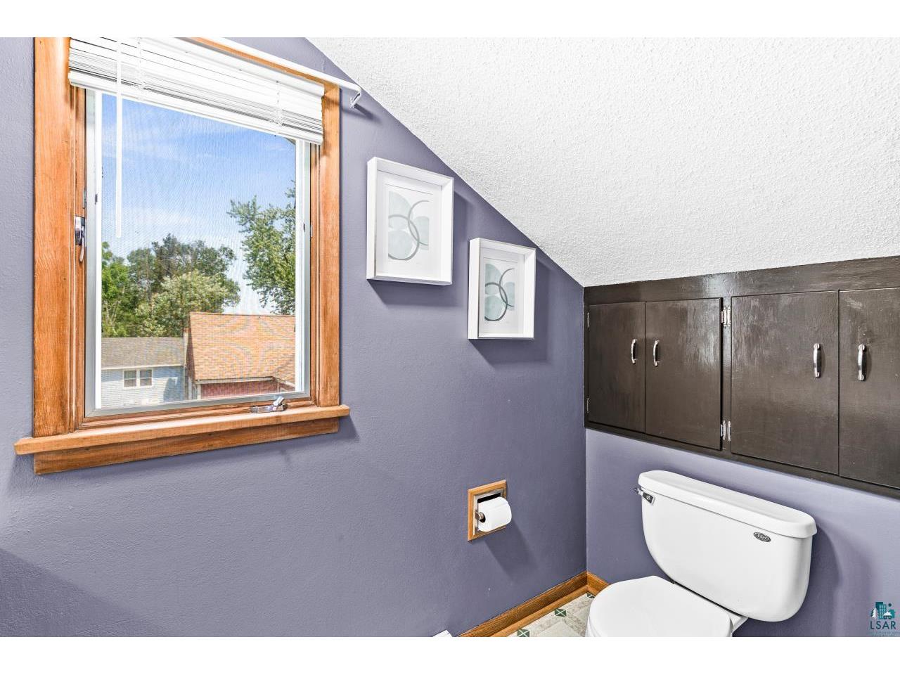 809 N Robin Ave Duluth MN 55811 6126590 image25