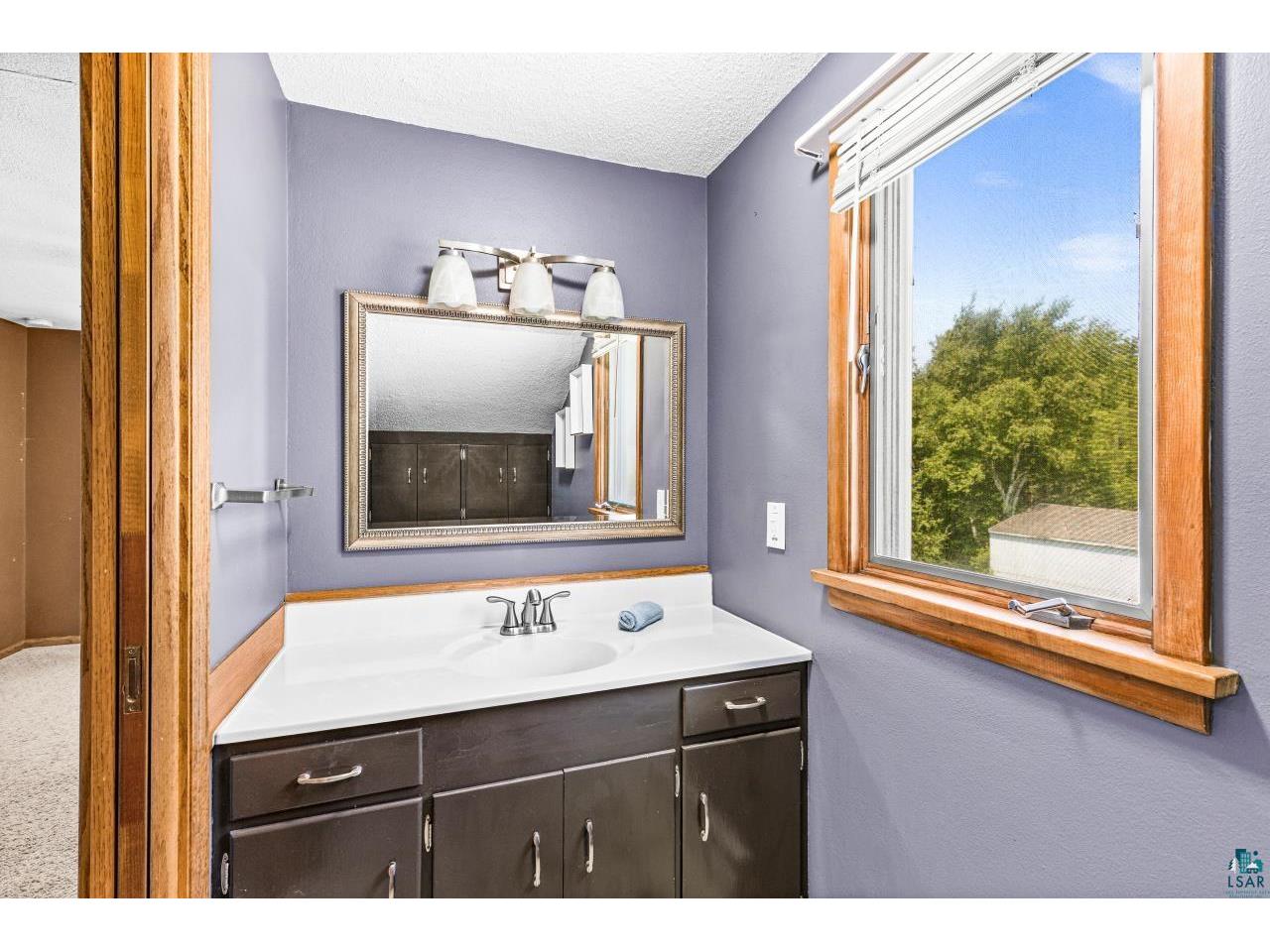 809 N Robin Ave Duluth MN 55811 6126590 image26