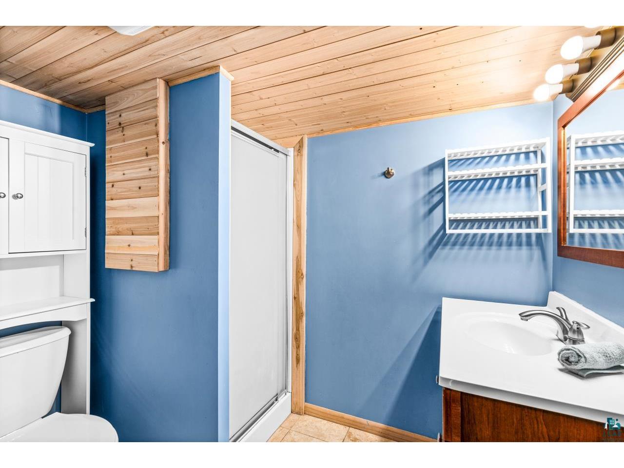 809 N Robin Ave Duluth MN 55811 6126590 image35