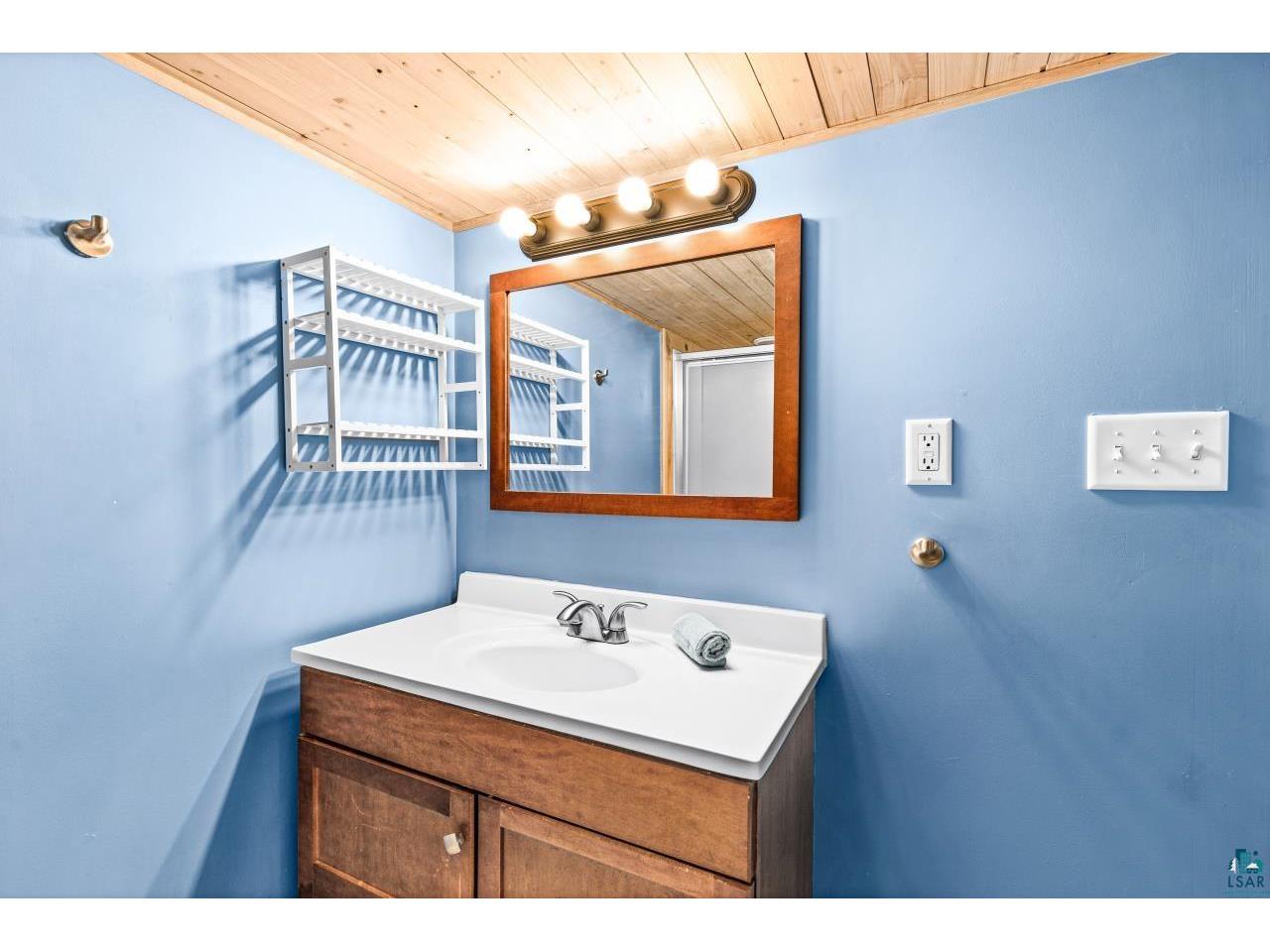 809 N Robin Ave Duluth MN 55811 6126590 image36