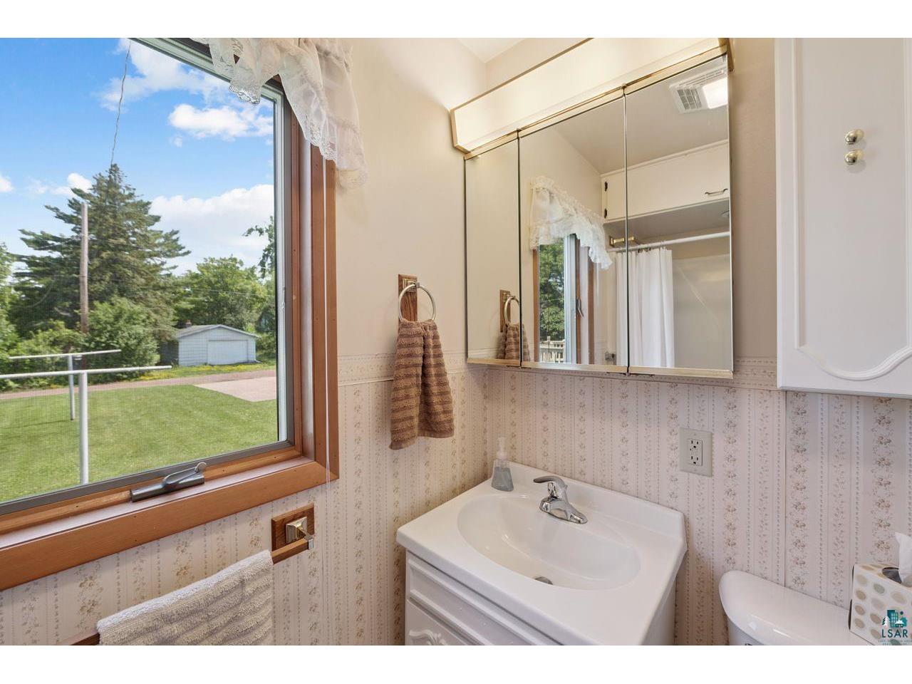 814 3rd Ave W Ashland WI 54806 6124185 image12