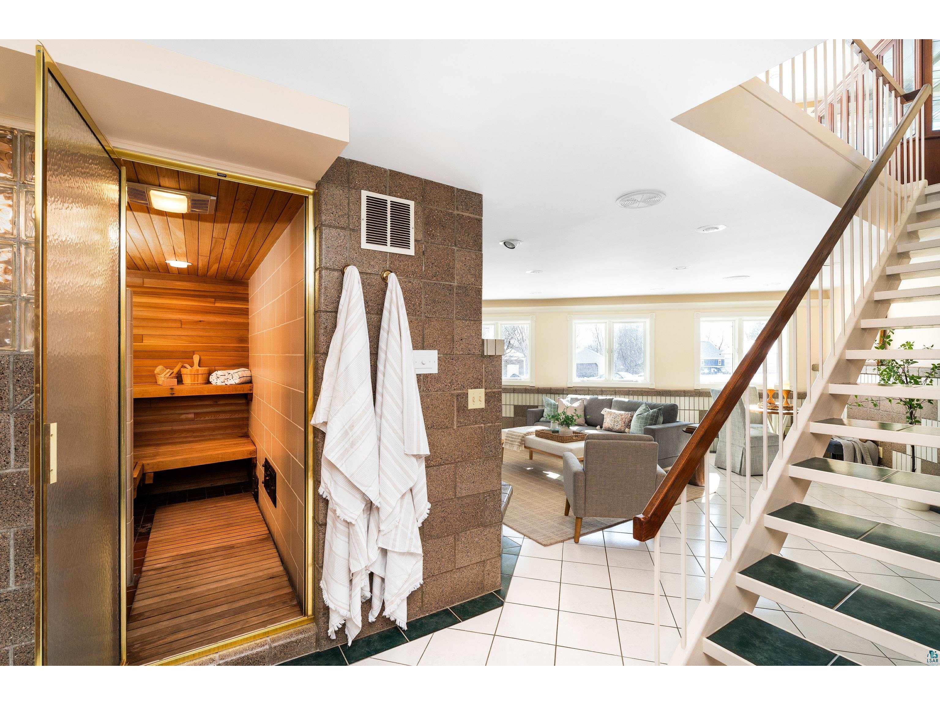 814 W 5th St Duluth MN 55806 6123789 image58