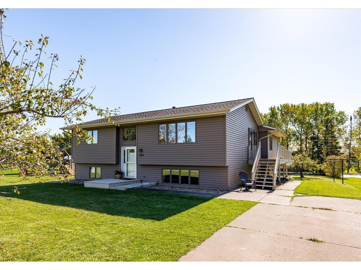 816 15th Ave Two Harbors MN 55616 6122366 image1