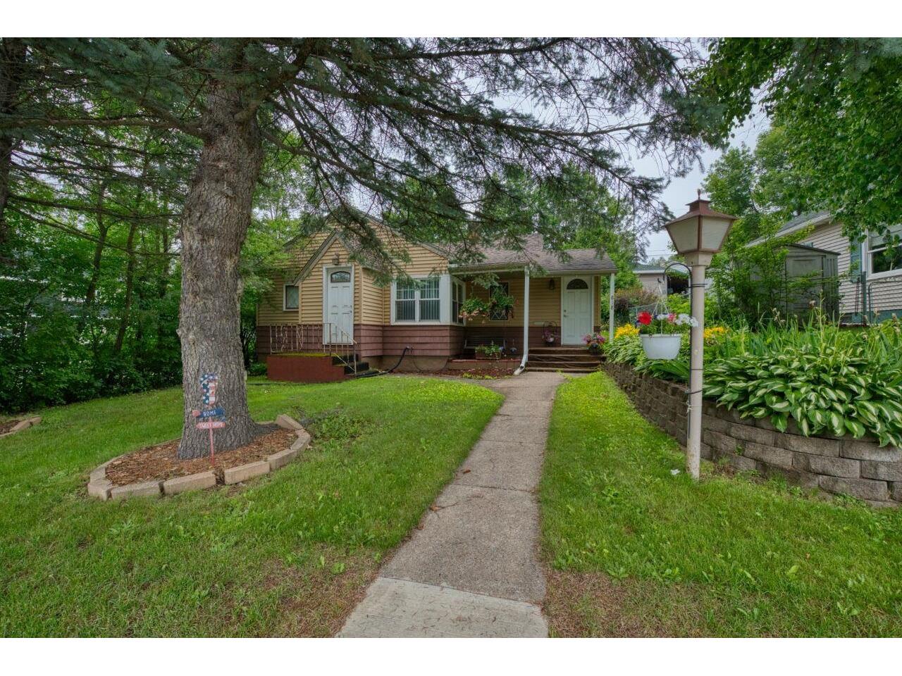 818 Douglas Ave Eveleth MN 55734 6117200 image1