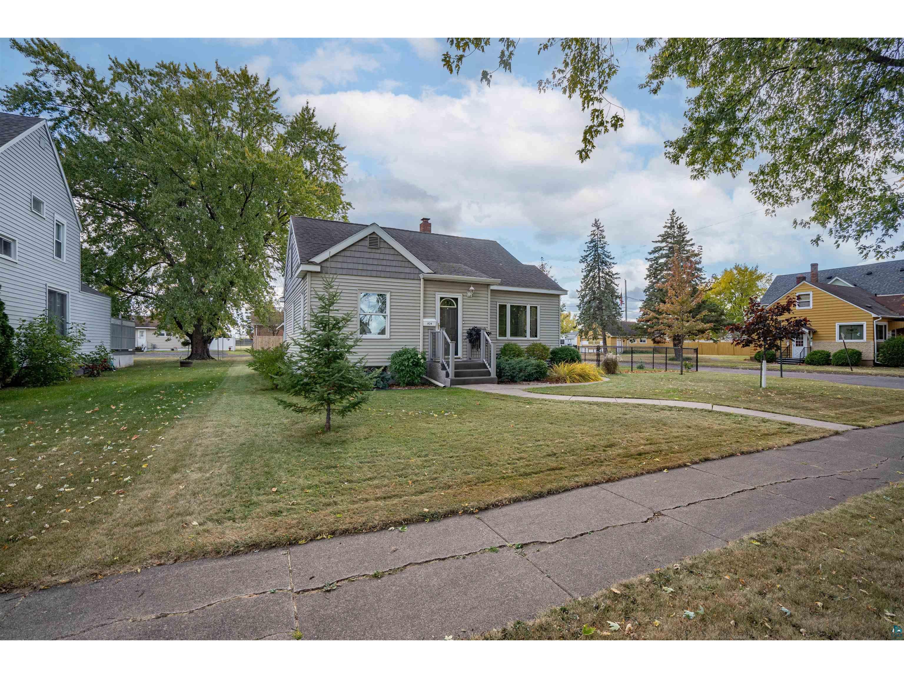 824 N 22nd St Superior WI 54880 6116649 image1