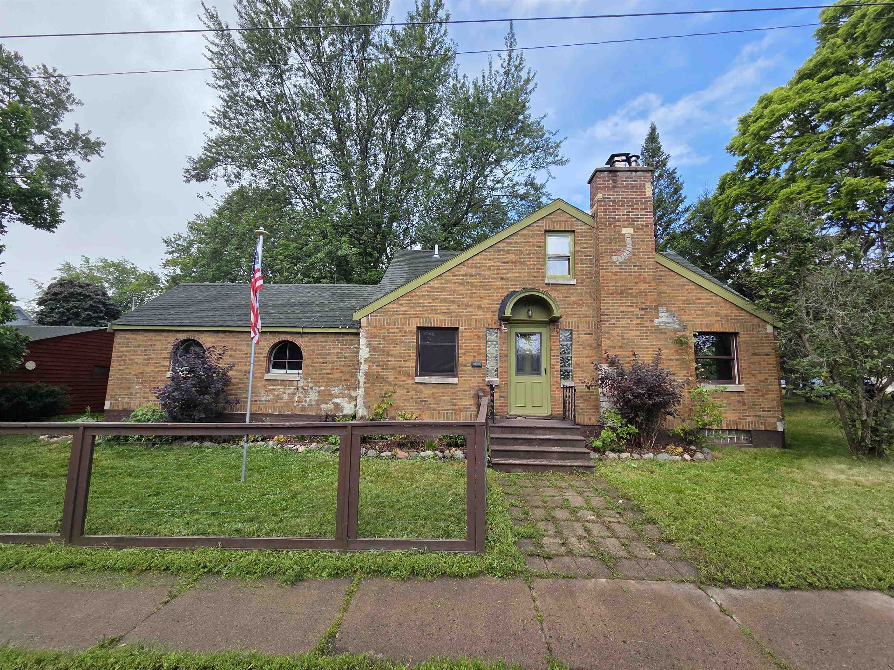 825 N 43rd Ave E Duluth MN 55804 6121762 image1