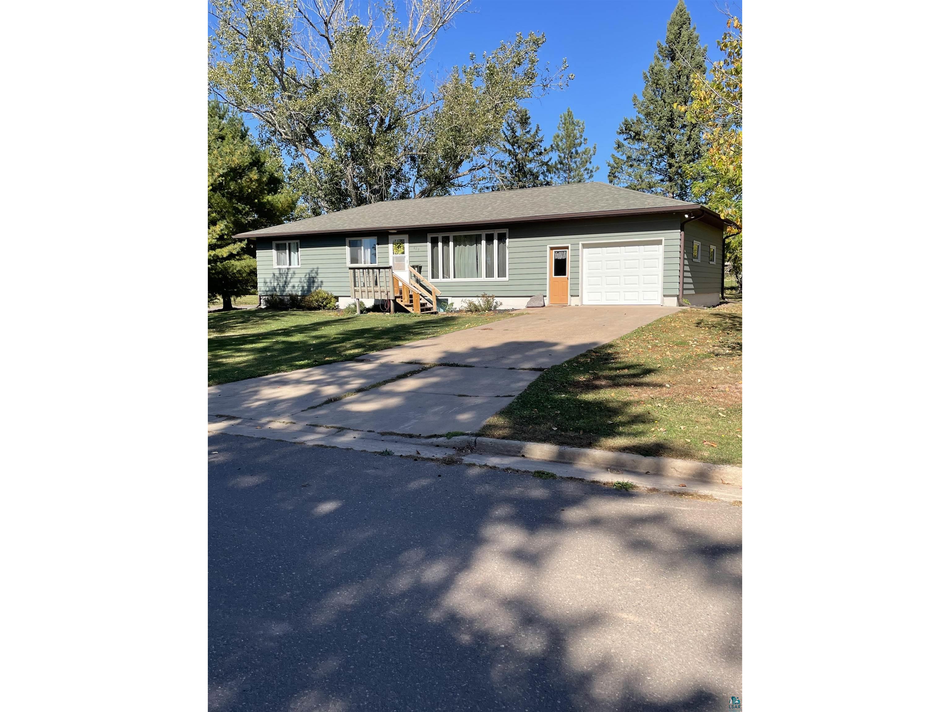 829 W Pine St Washburn WI 54891 6116473 image1