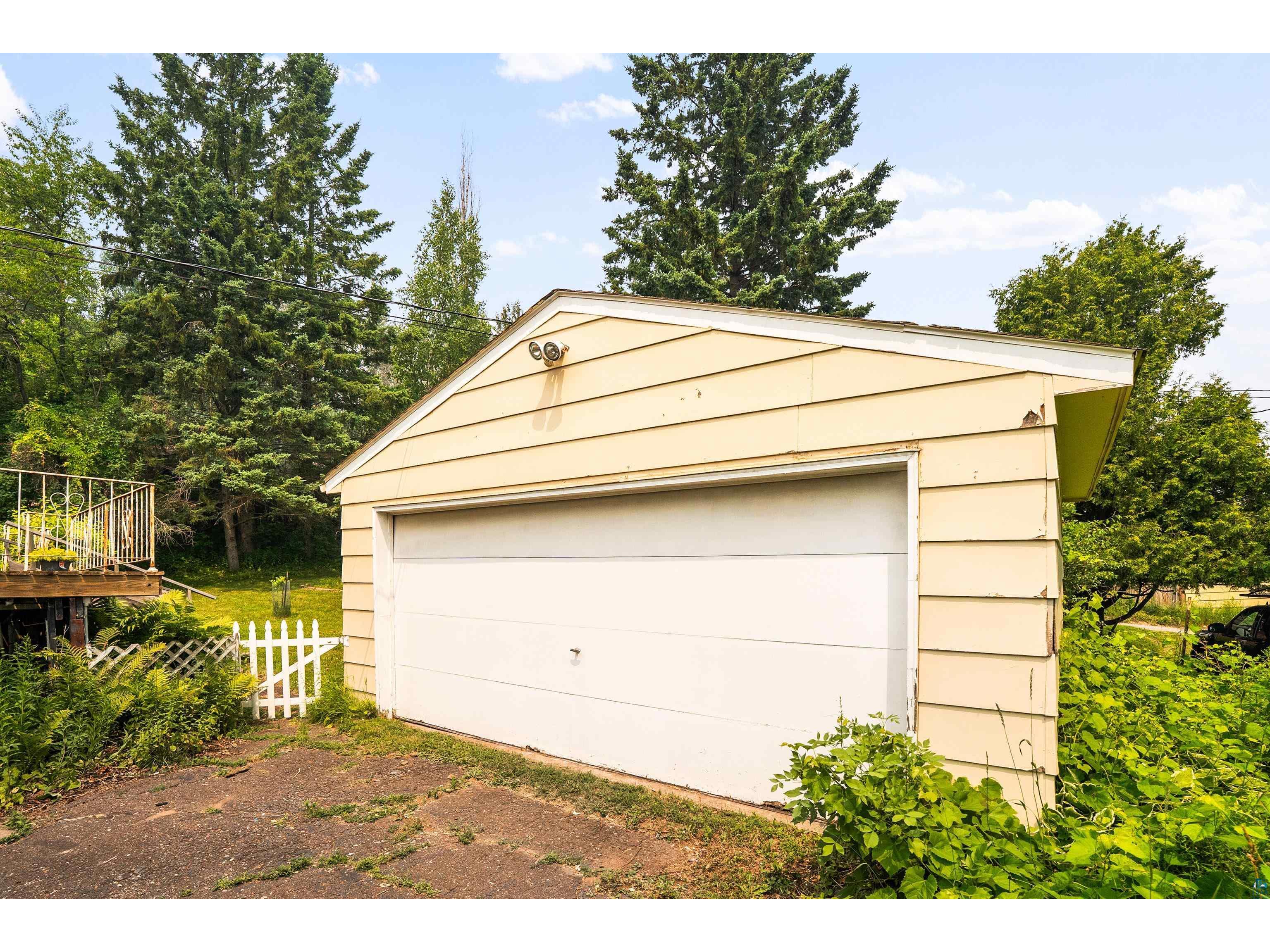 832 N 43rd Ave W Duluth MN 55807 6126797 image10