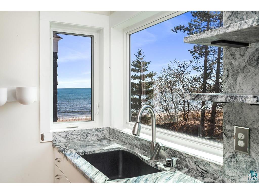840 Lake Ave S Duluth MN 55802 - Lake Superior 6125143 image37