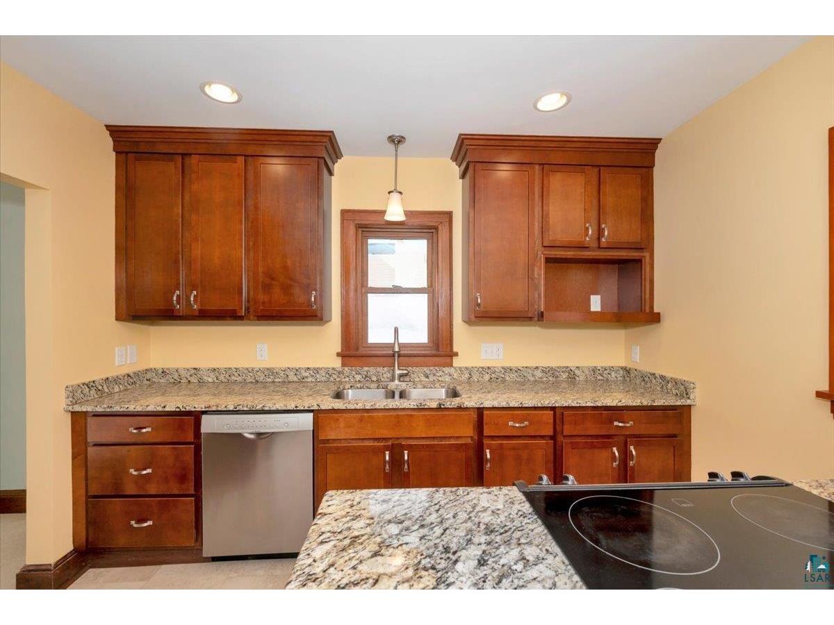 845 Grandview Ave Duluth MN 55812 6123772 image5