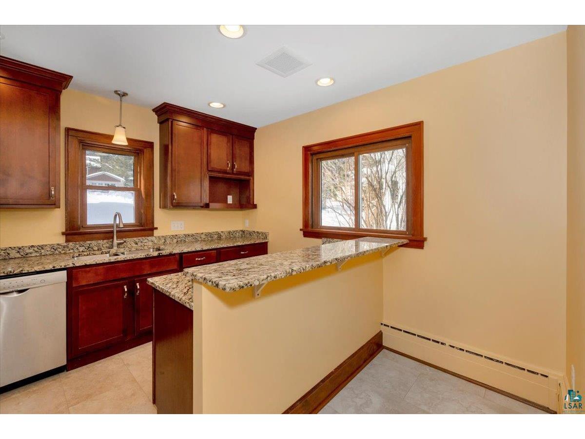 845 Grandview Ave Duluth MN 55812 6123772 image6