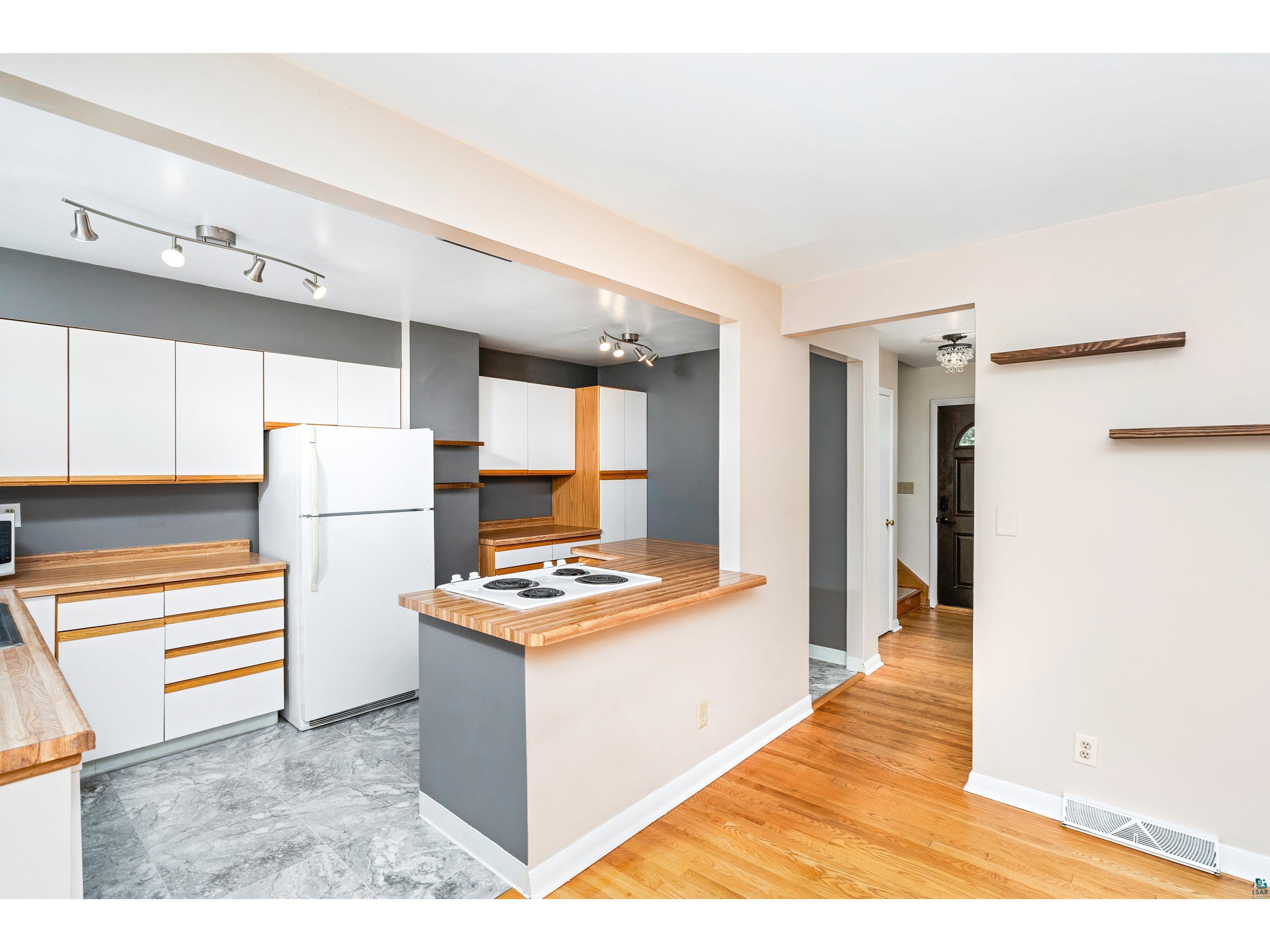 902 Madison Ave Duluth MN 55811 6126777 image15