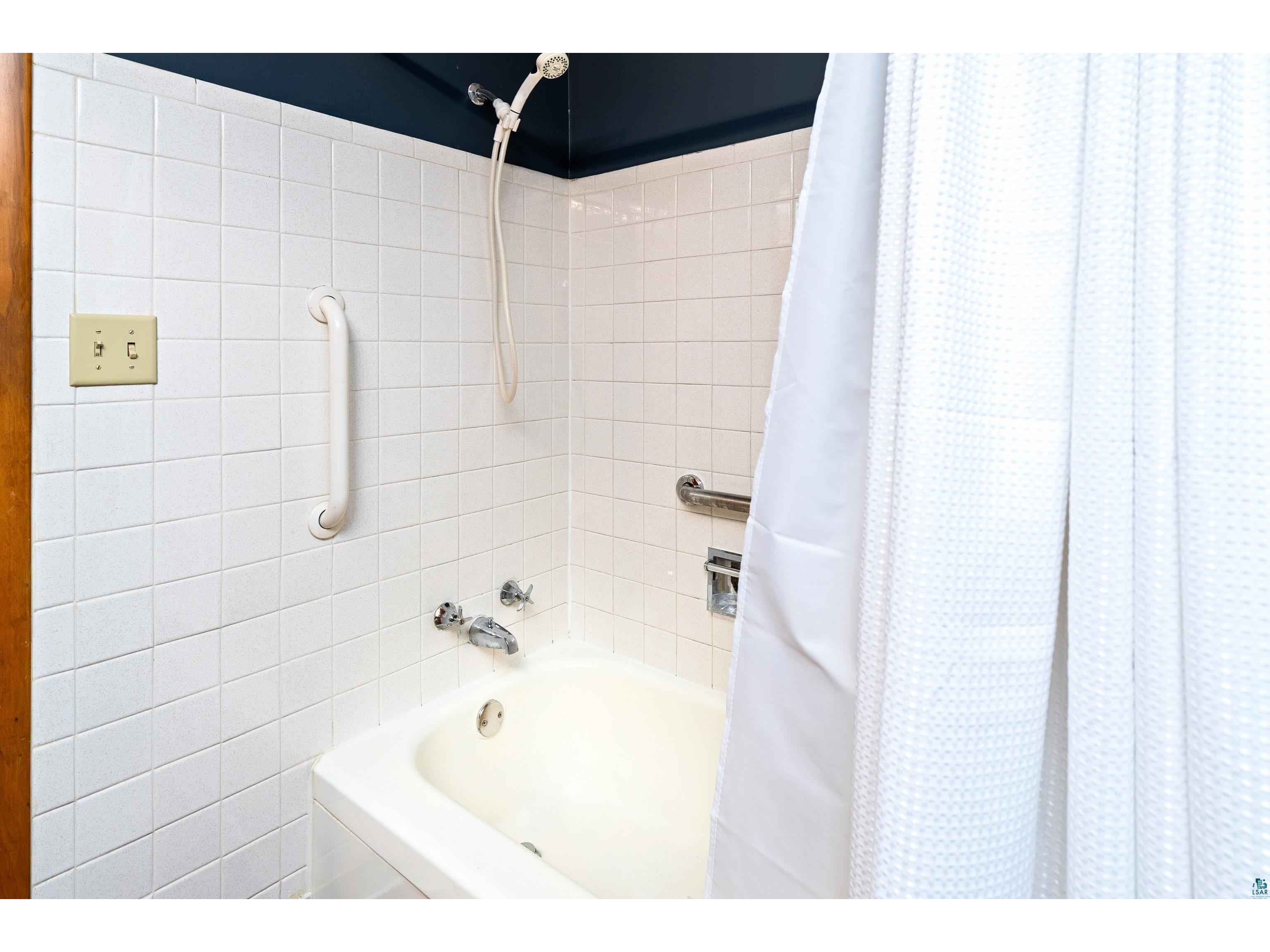 902 Madison Ave Duluth MN 55811 6126777 image30