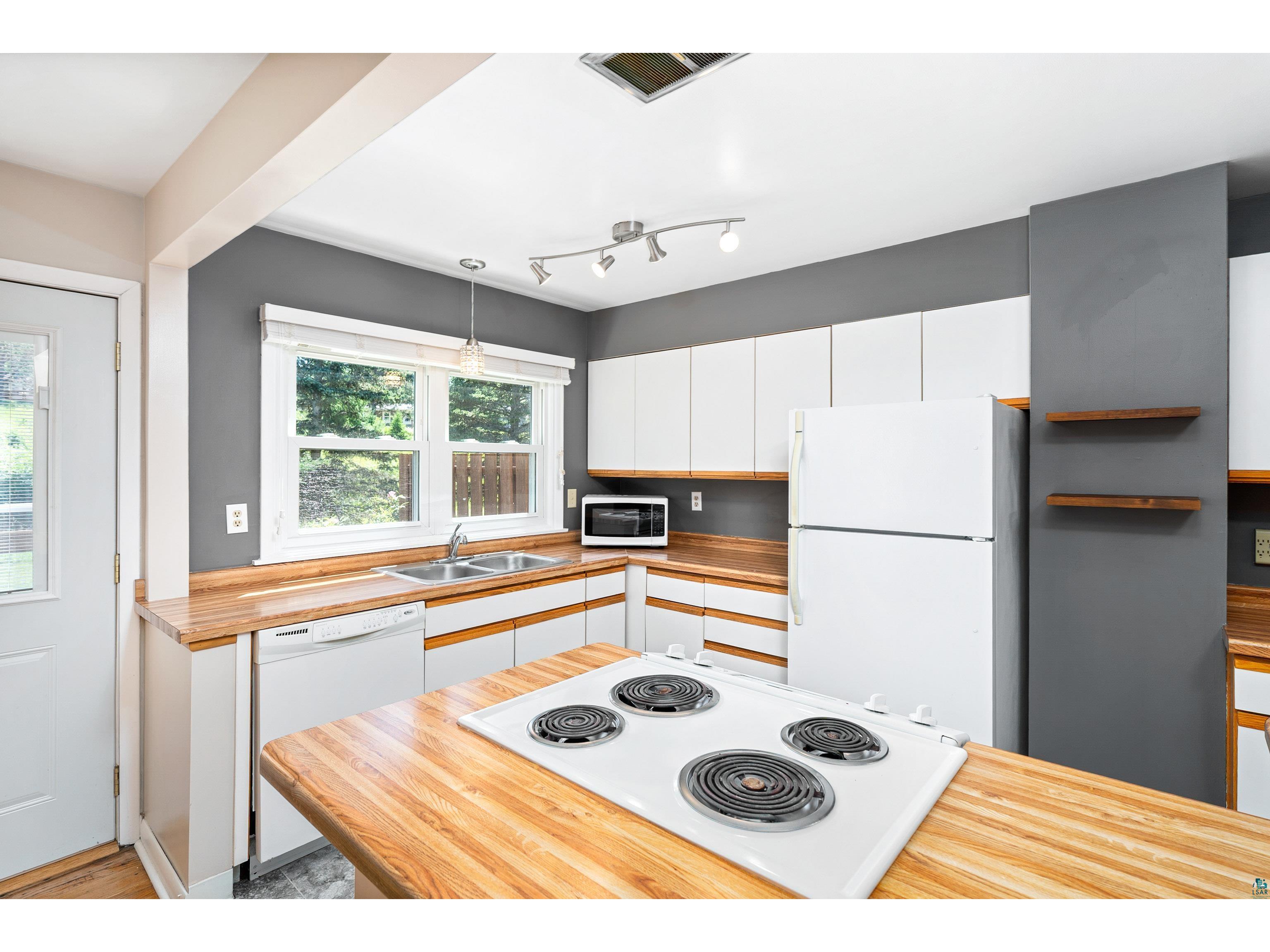 902 Madison Ave Duluth MN 55811 6126777 image9