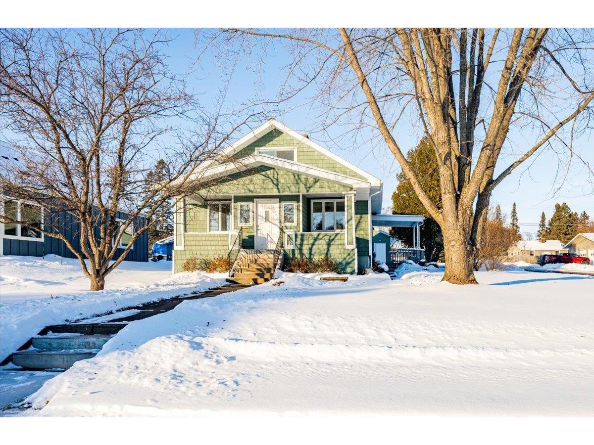 903 10th Ave Two Harbors MN 55616 6123159 image1