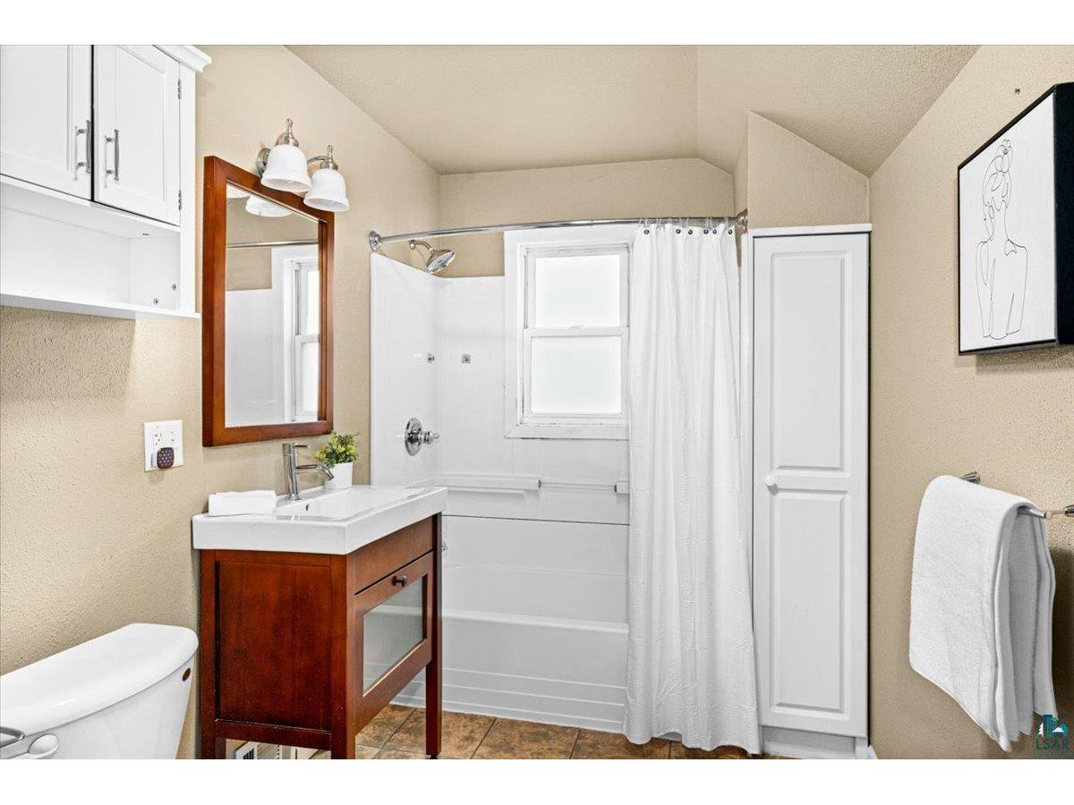 903 E 5th St Superior WI 54880 6125526 image23