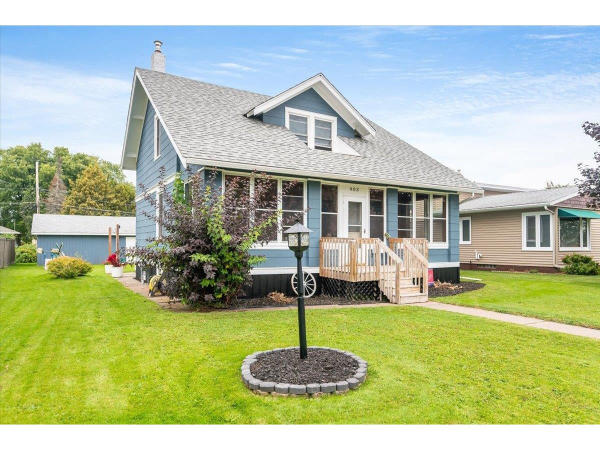 903 E 8th St Superior WI 54880 6121838 image1