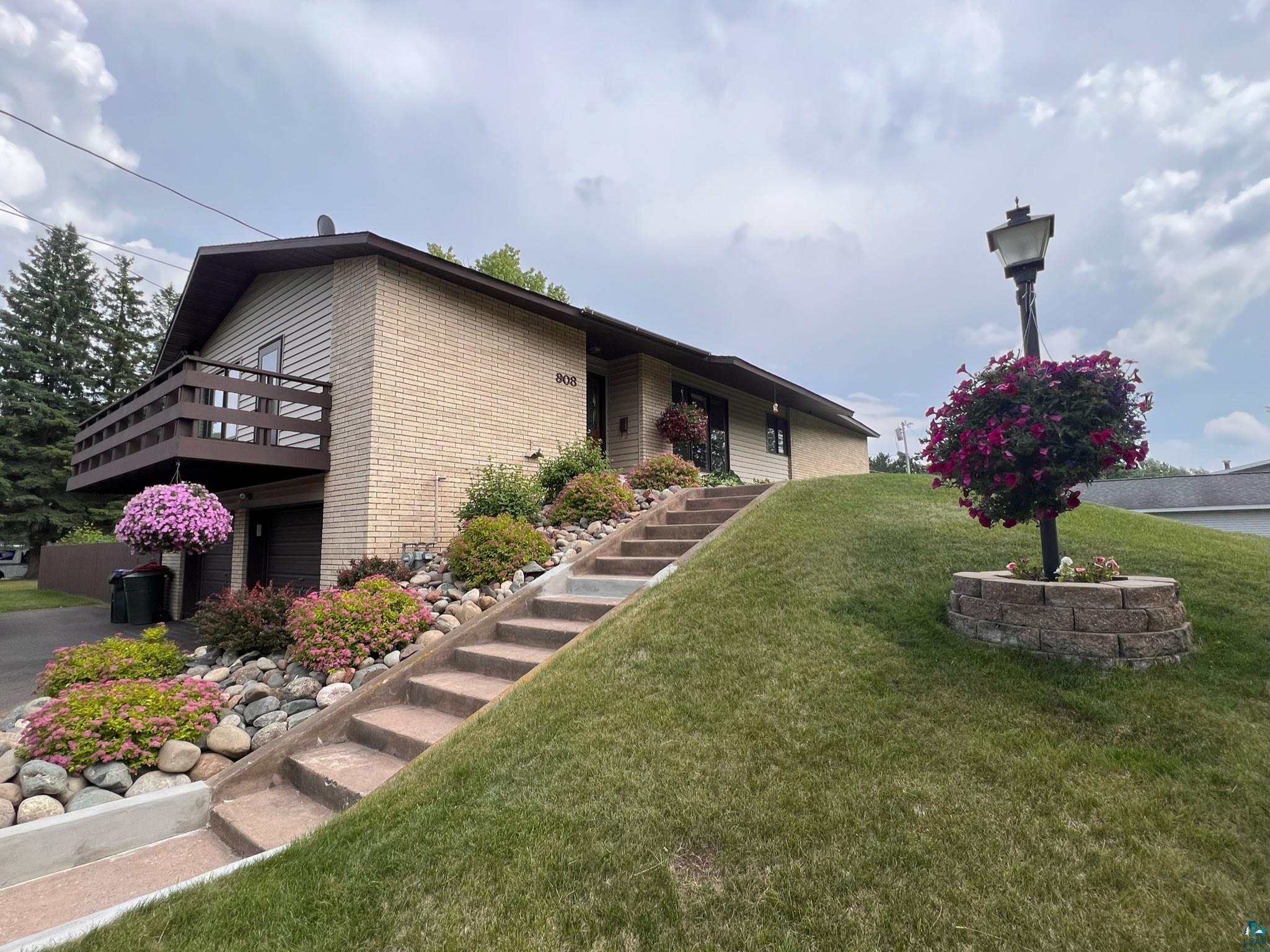 908 10th St Cloquet MN 55720 6109798 image1