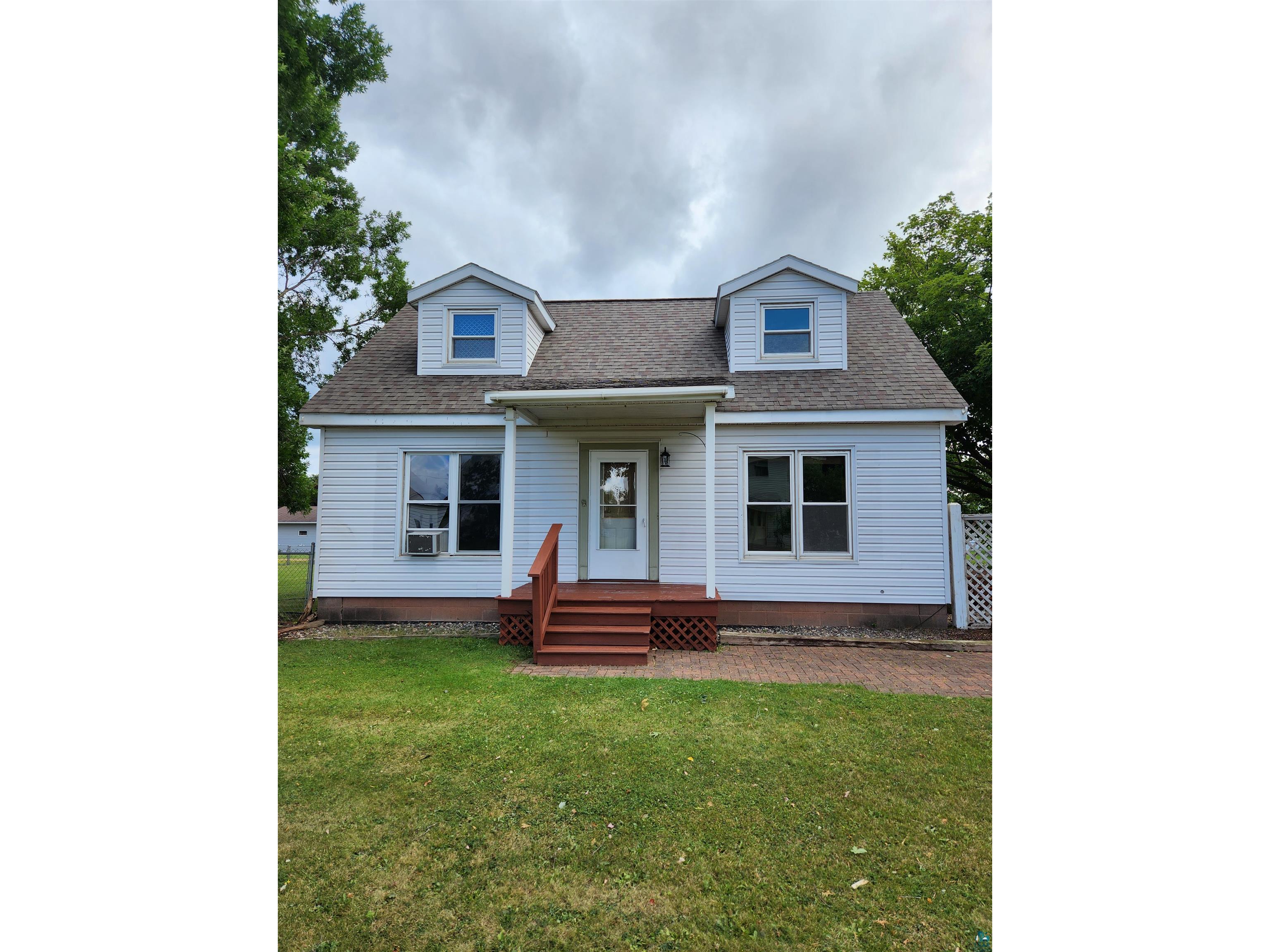 914 3rd Ave E Ashland WI 54806 6110080 image1