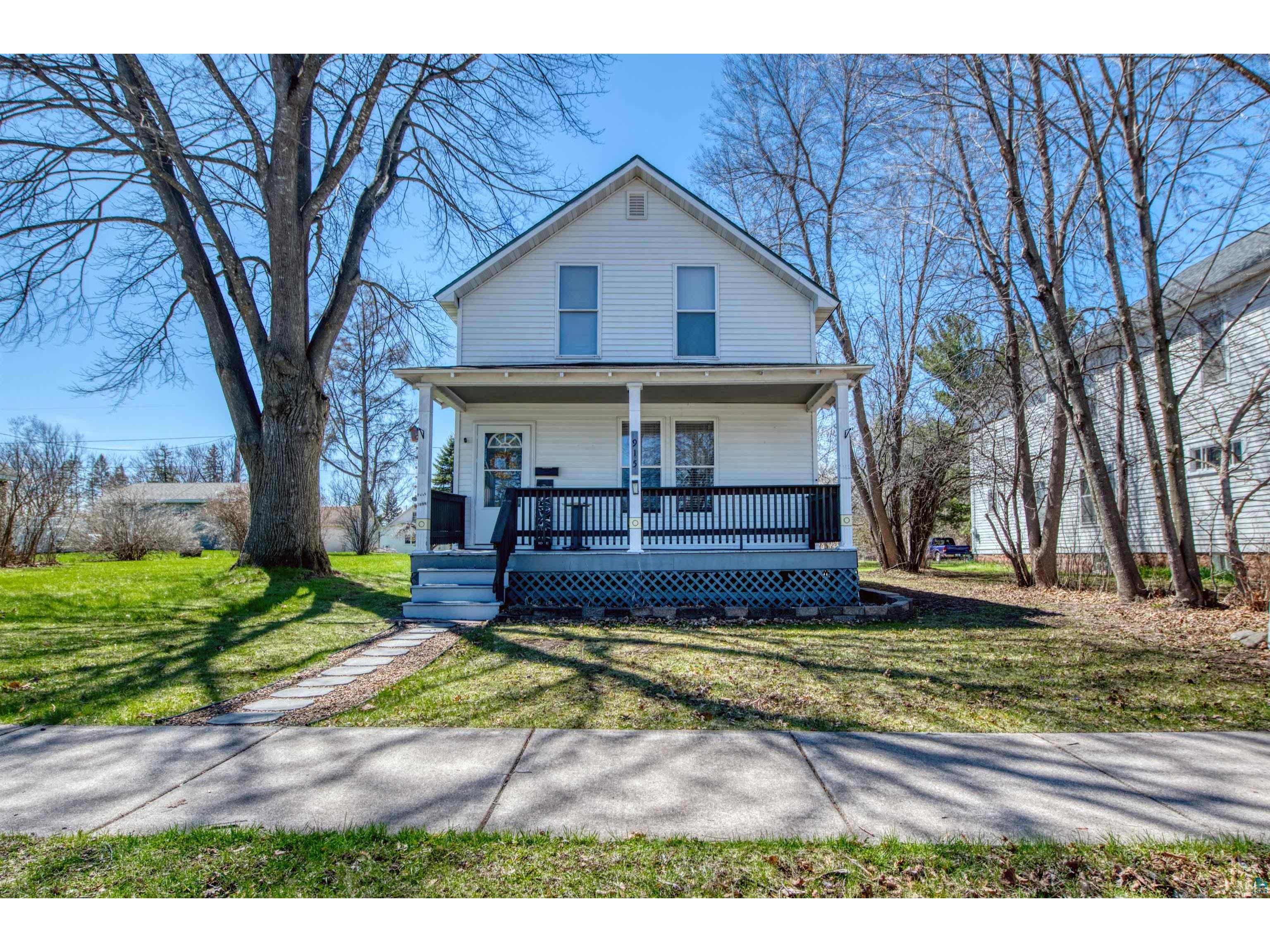 915 11th Ave W Ashland WI 54806 6123543 image1