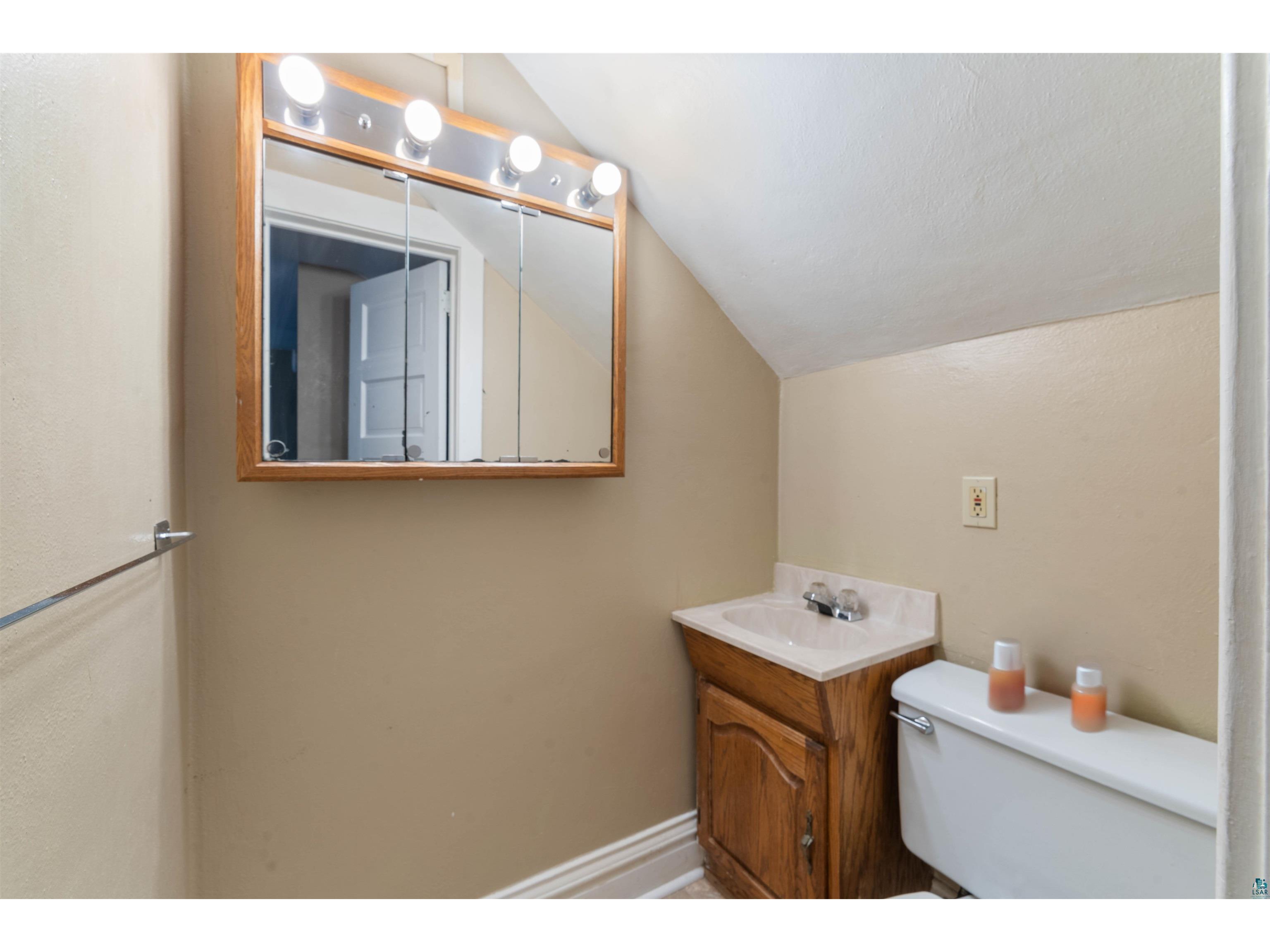 915 Grandview Ave Duluth MN 55812 6124089 image26