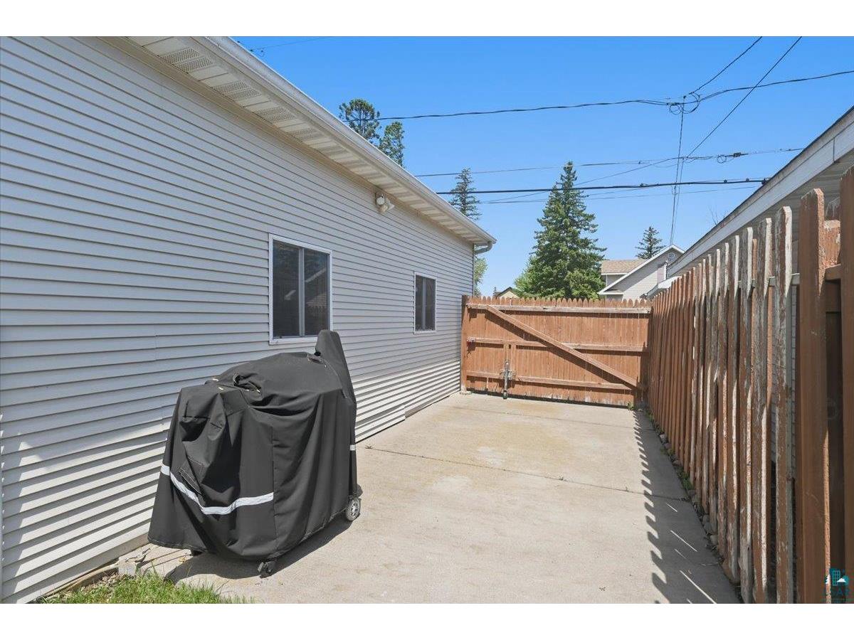 915 N 22nd St Superior WI 54880 6126135 image21