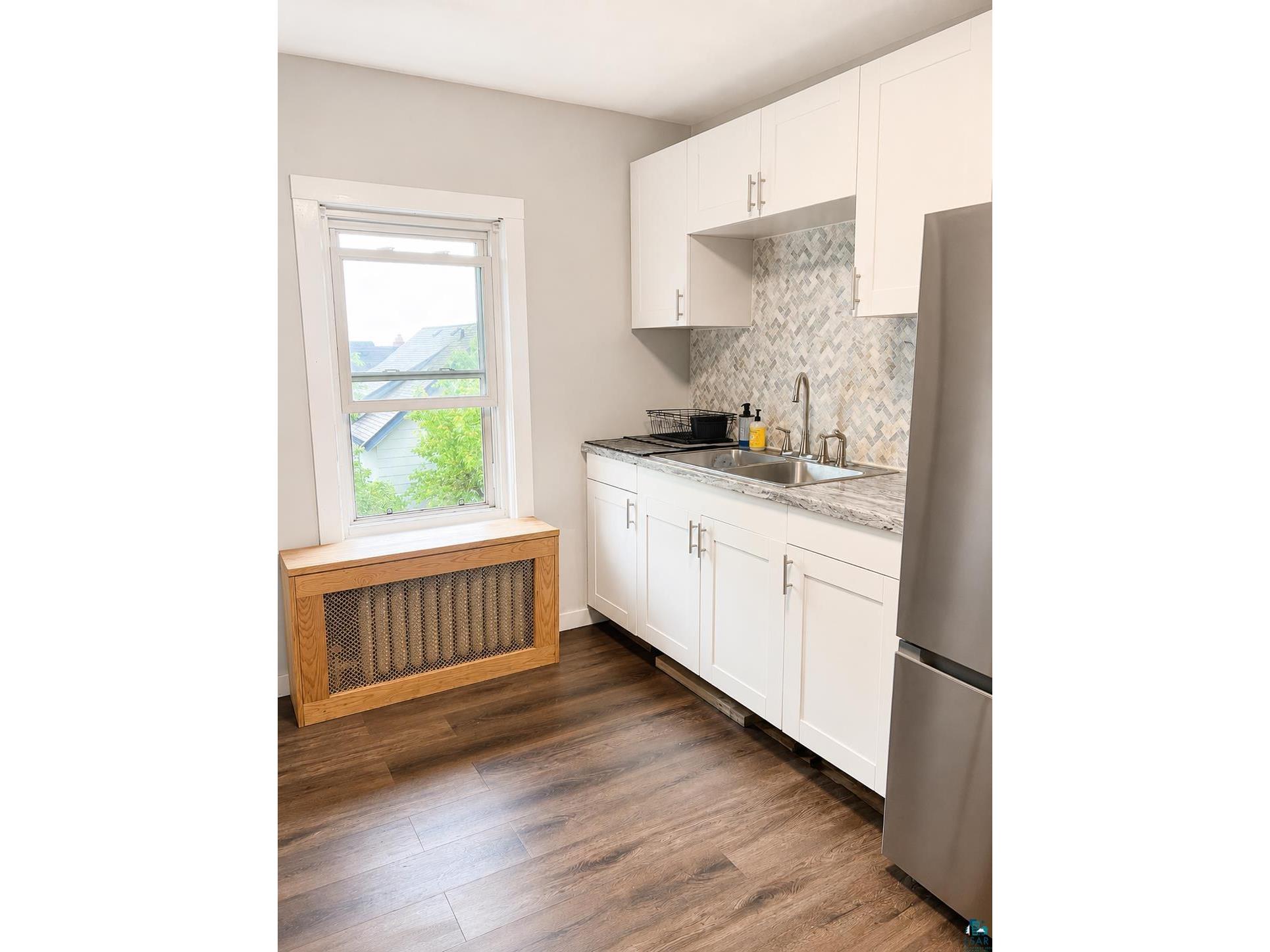 915 W 3rd St Duluth MN 55806 6125807 image11