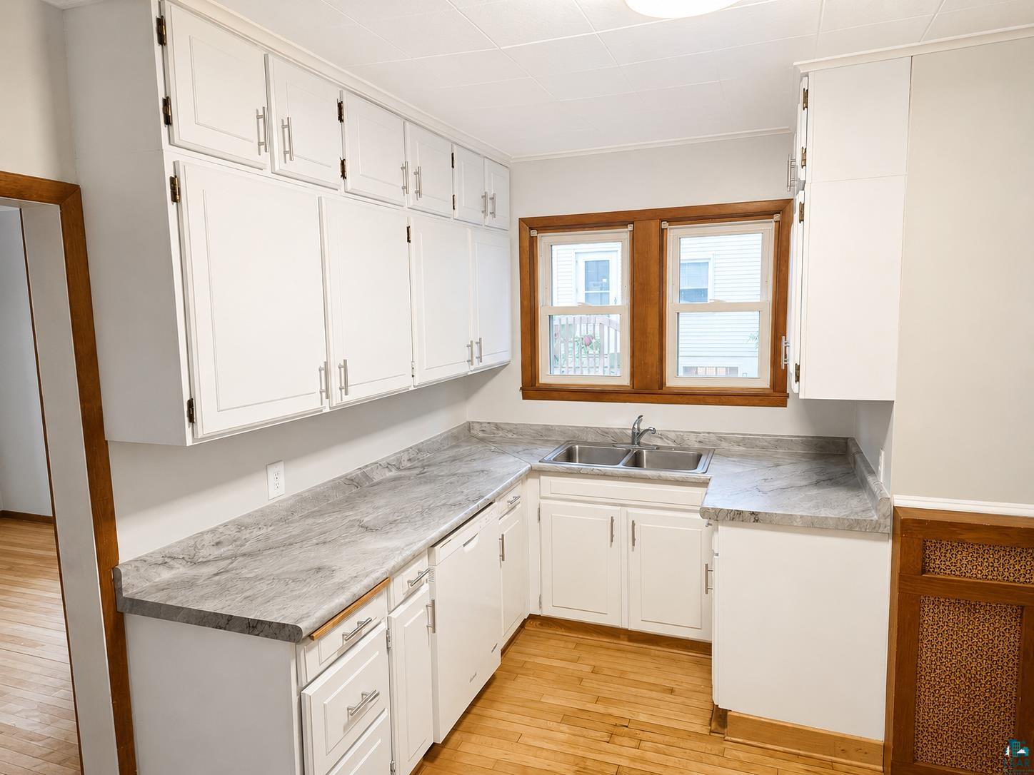 915 W 3rd St Duluth MN 55806 6125807 image3