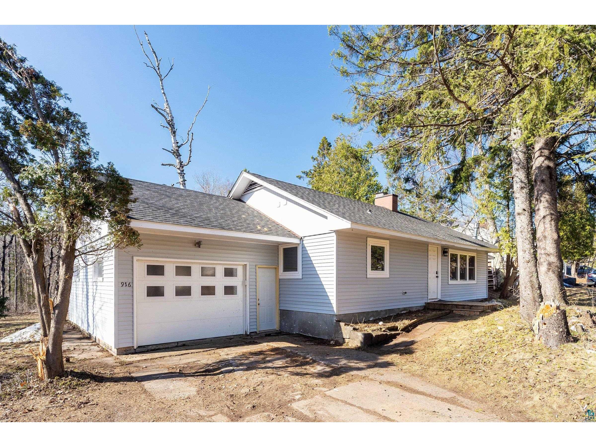 916 W Arrowhead Rd Duluth MN 55811 6107851 image1