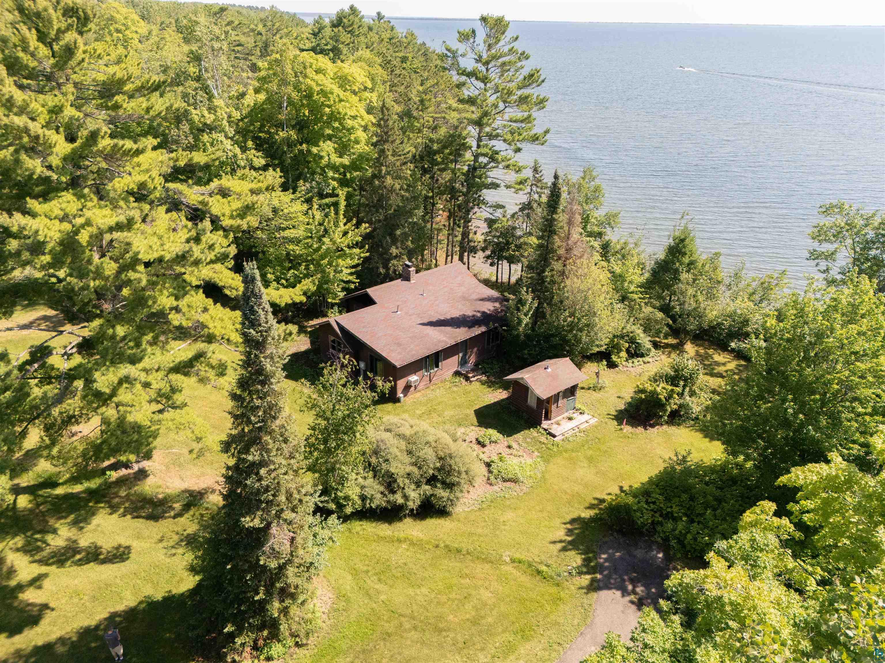 920 Superior Ave Washburn WI 54891 - Lake Superior 6114461 image1