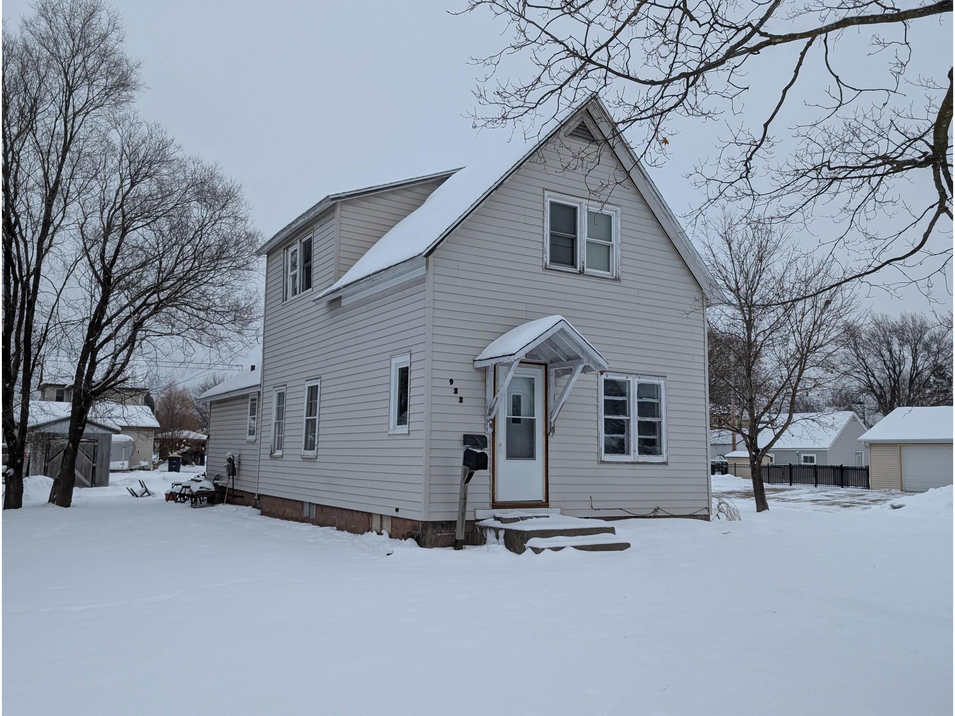 922 MacArthur Ave Ashland WI 54806 6123216 image1