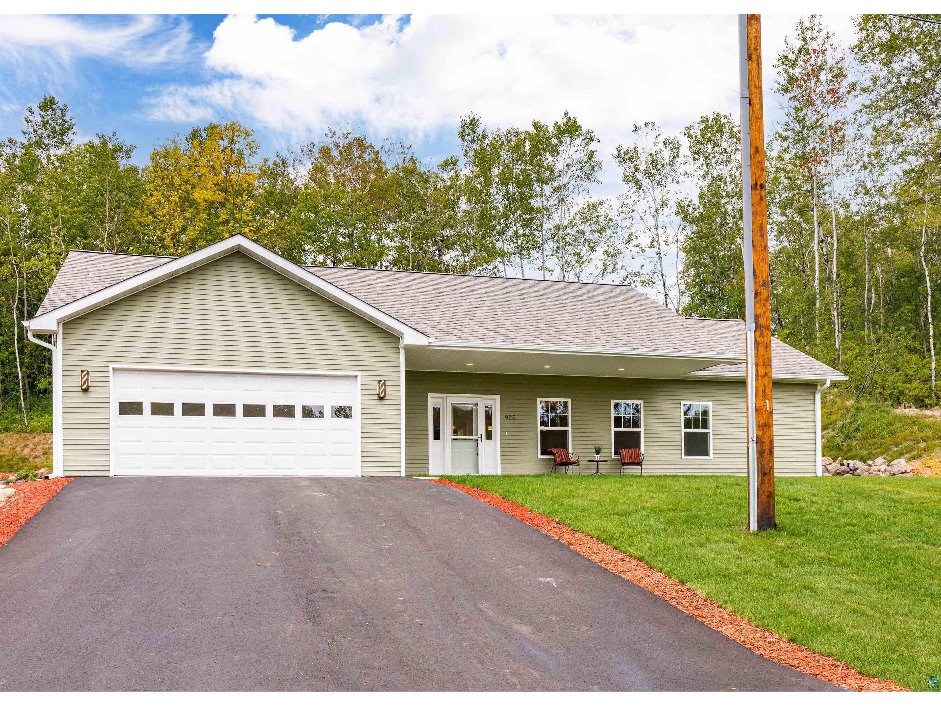 925 Basswood Ave Duluth MN 55811 6116150 image1