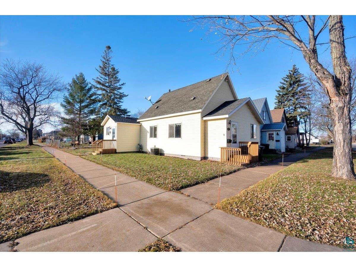 927 Clough Ave Superior WI 54880 6111603 image1