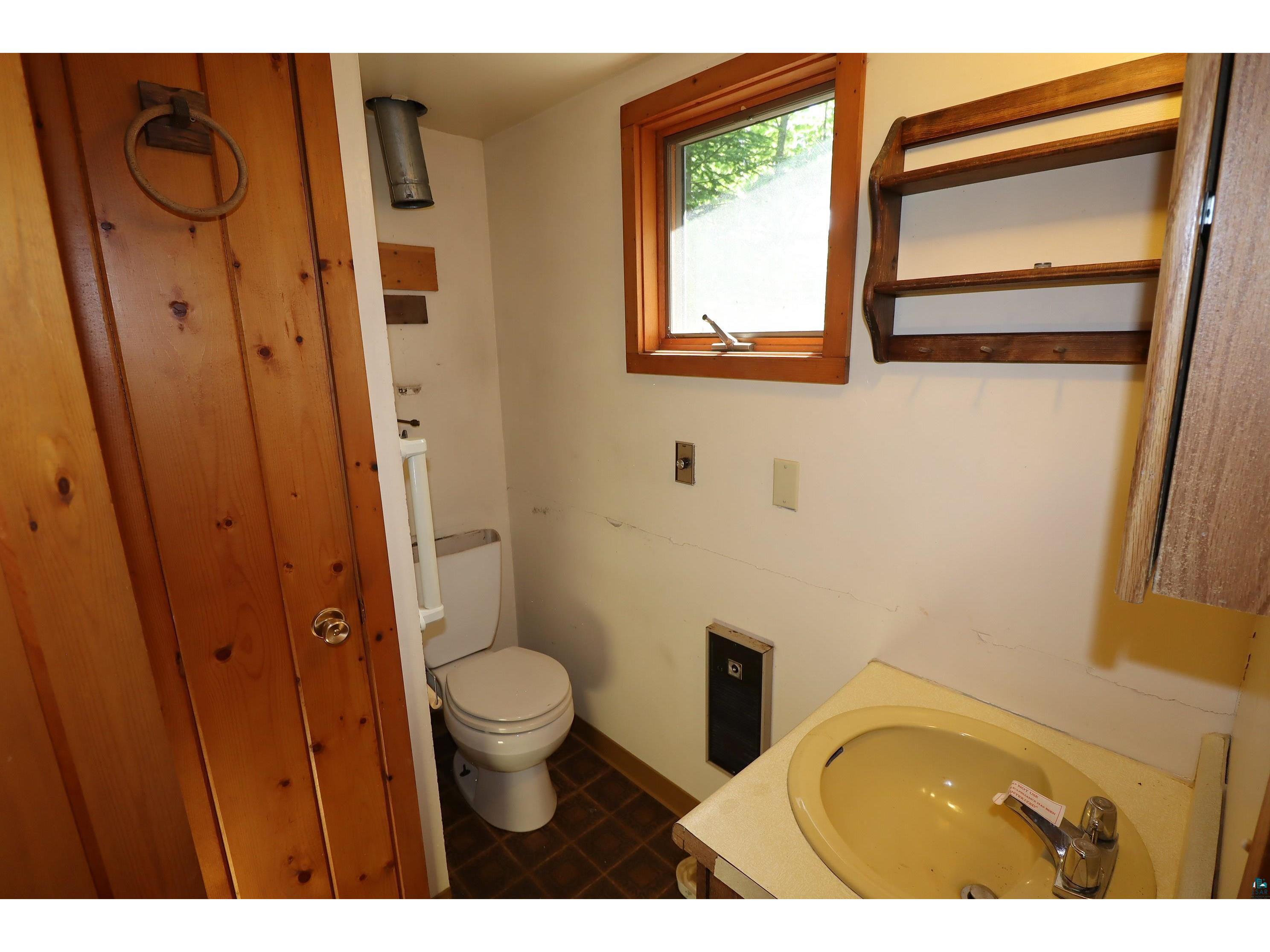 930 Superior Ave Washburn WI 54891 - Lake Superior 6126044 image33