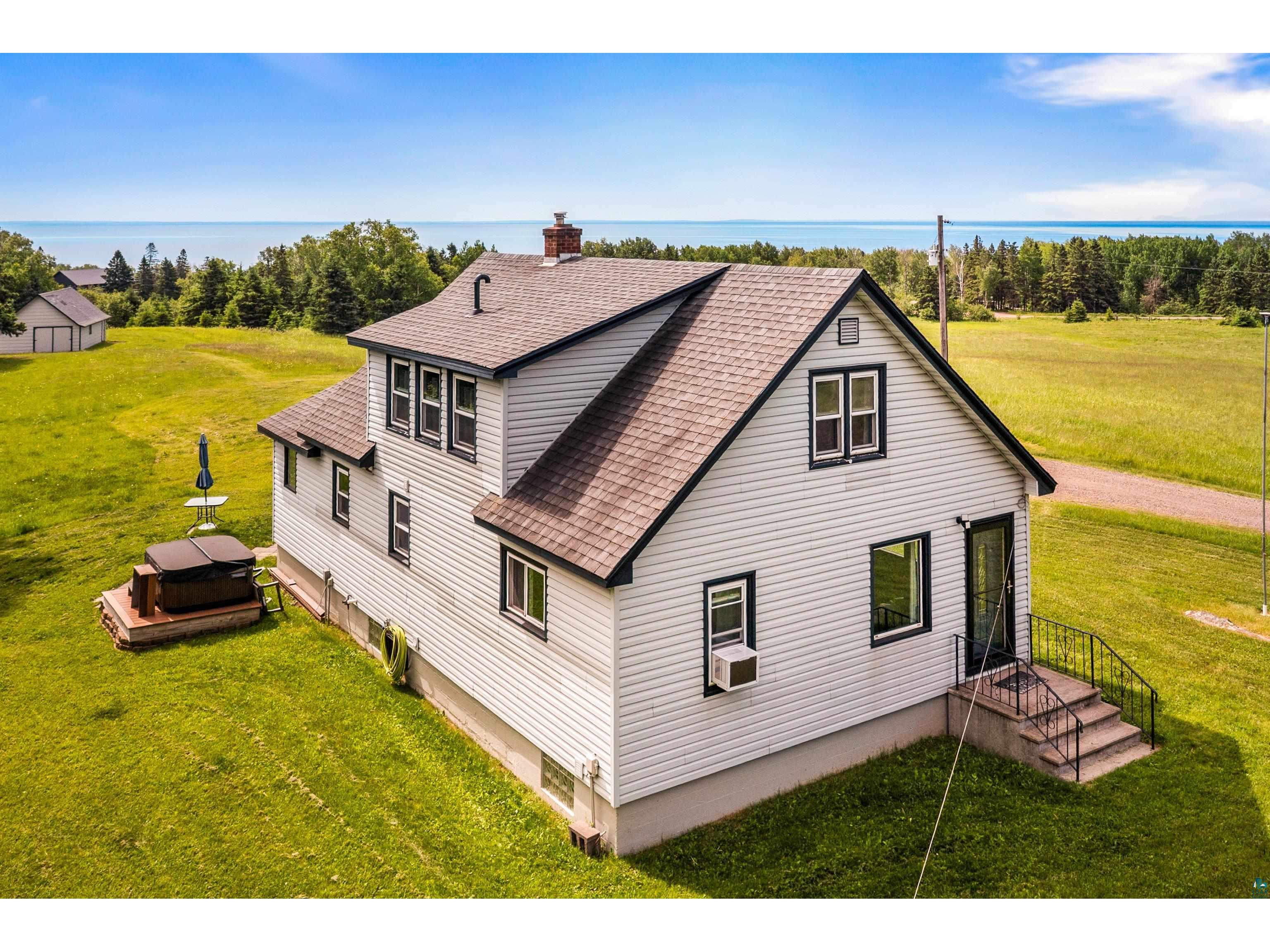 960 Old North Shore Dr Two Harbors MN 55616 6126325 image1