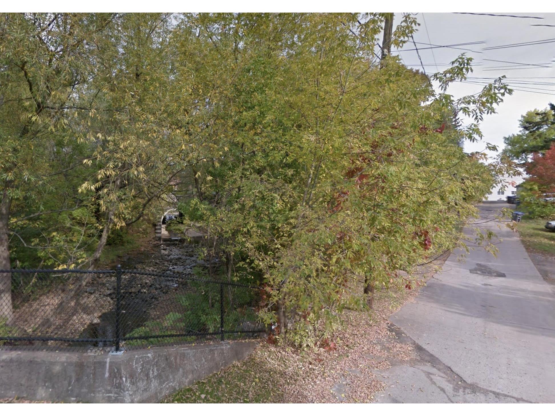 xx W 3rd St Duluth MN 55806 6123042 image1