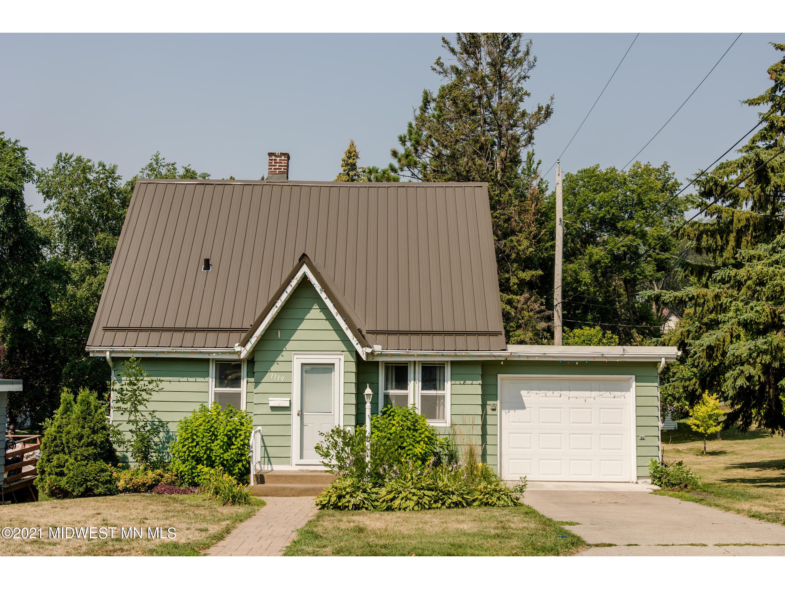 1119 N Lake Street, Fergus Falls, MN, 56537 MLS 2034569 Edina Realty