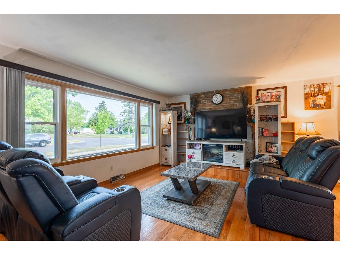 2318 Agnes Street Eau Claire WI 54701 1601827 image10