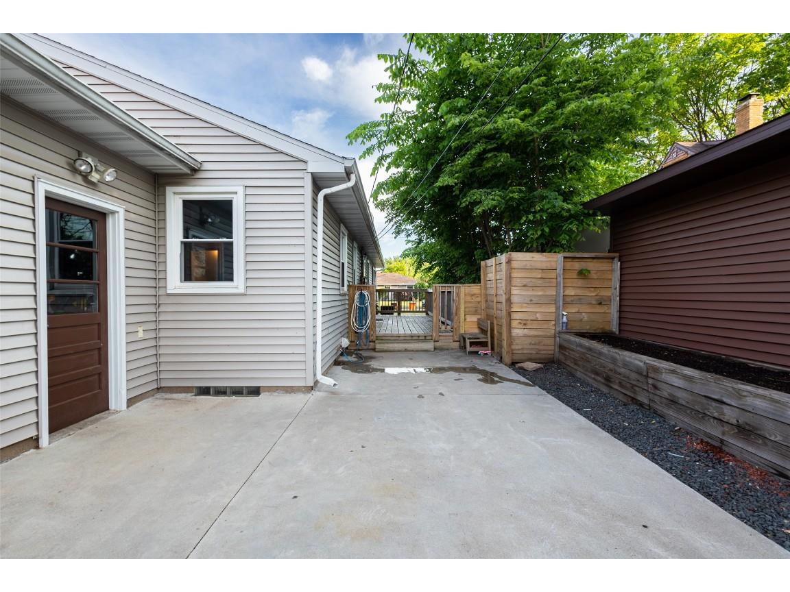 2318 Agnes Street Eau Claire WI 54701 1601827 image4