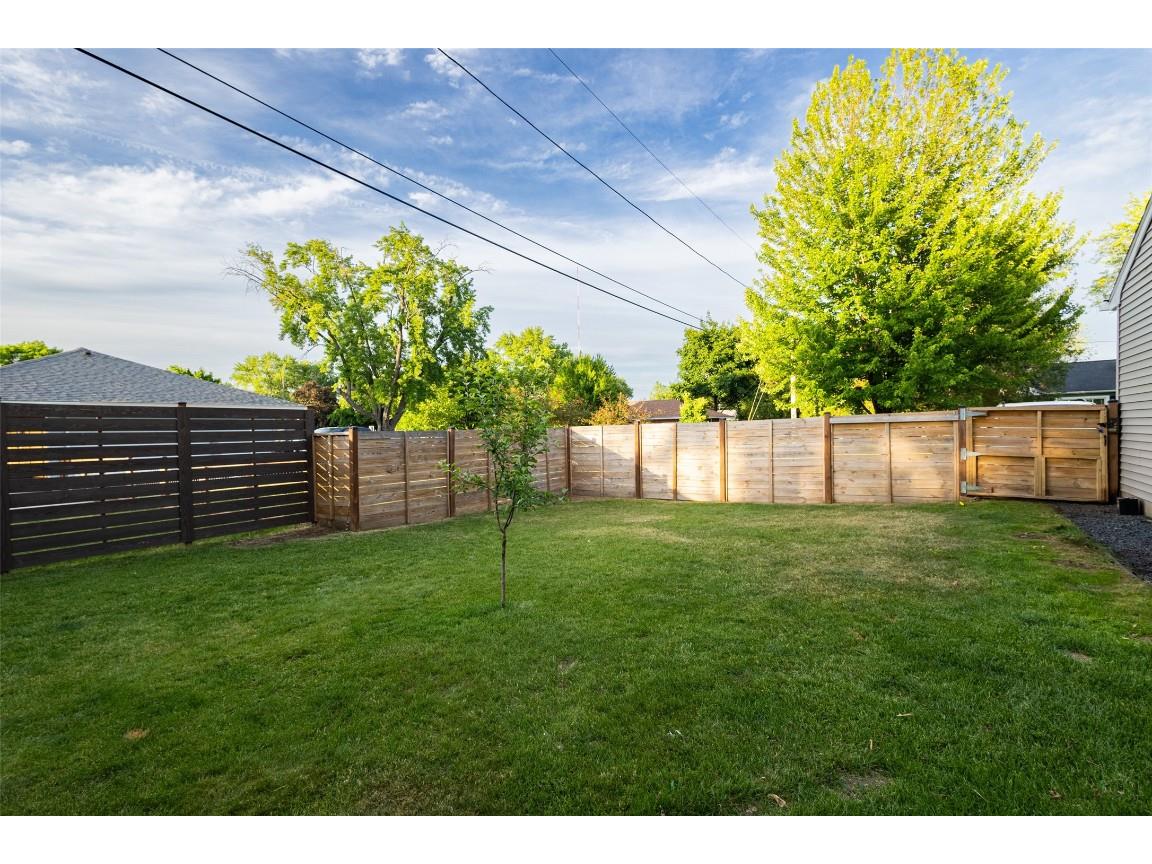 2318 Agnes Street Eau Claire WI 54701 1601827 image7