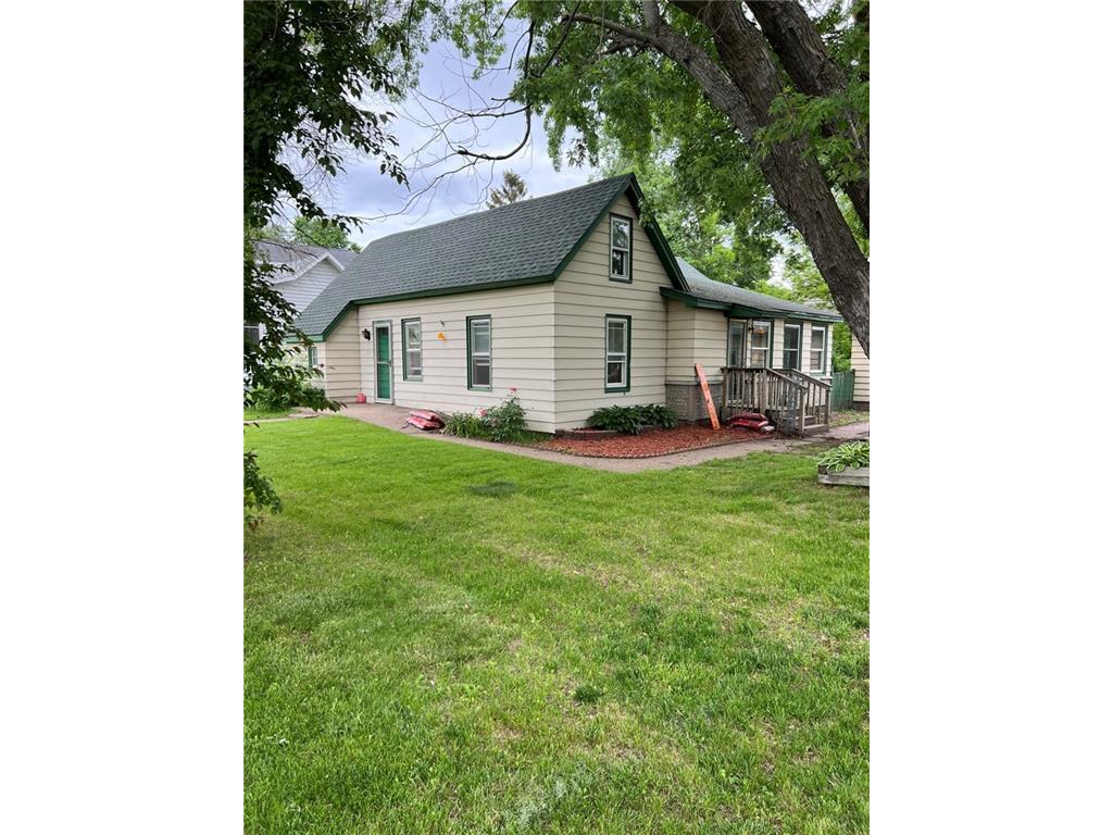 1004 Garfield Avenue Altoona WI 54720 1582347 image1